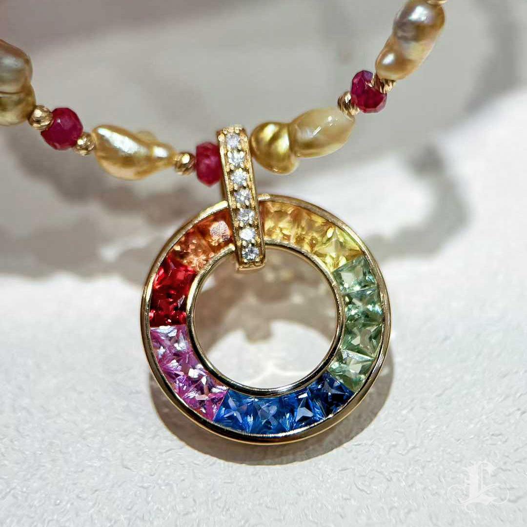 【Petite Signature】Aurora Spectrum — Petite Rainbow Luck Pendant For Sale 3