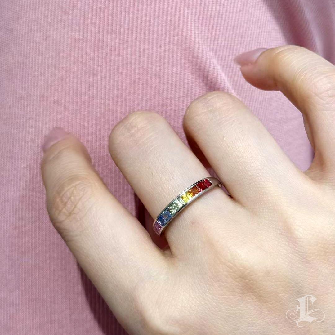 Taille brillant 【Petite Signature】Aurora Spectrum Seven Sapphire Luck Ring en vente