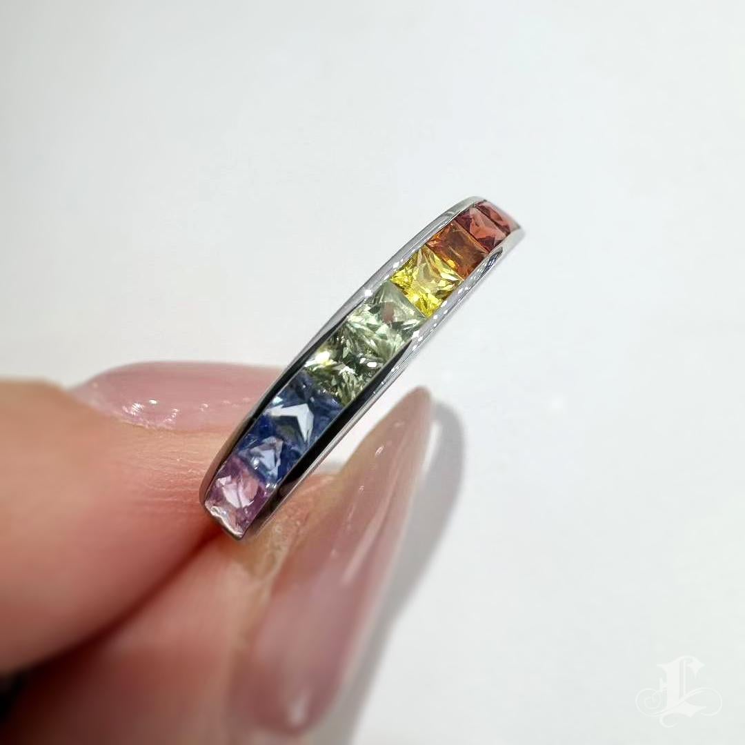 【Petite Signature】Aurora Spectrum Seven Sapphire Luck Ring Pour femmes en vente