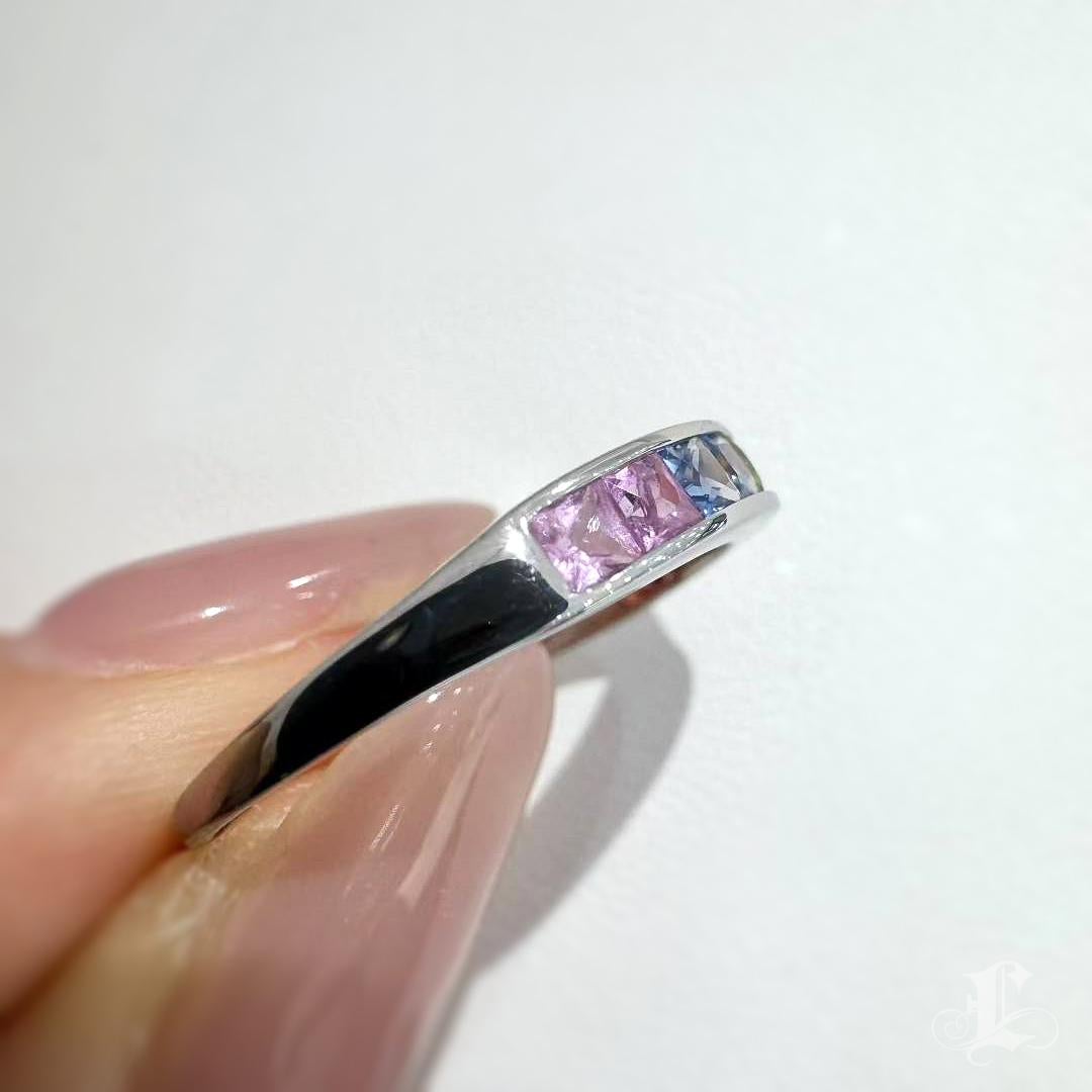 【Petite Signature】Aurora Spectrum Seven Sapphire Luck Ring en vente 3