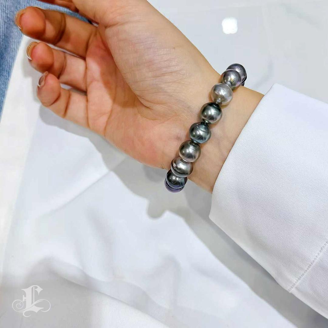 Firma Petite】 Bracciale di perle tahitiane Aurora con chiusura in argento In condizioni Nuovo in vendita a New York, NY