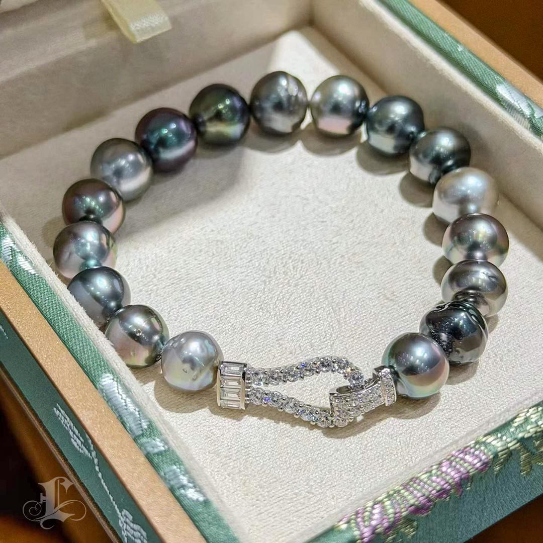 Firma Petite】 Bracciale di perle tahitiane Aurora con chiusura in argento in vendita 1