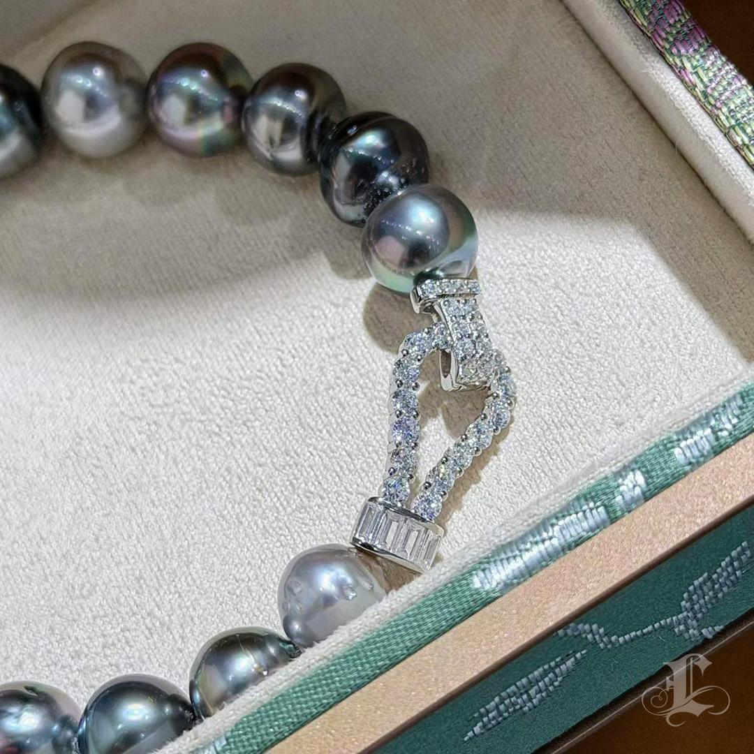 Firma Petite】 Bracciale di perle tahitiane Aurora con chiusura in argento in vendita 3