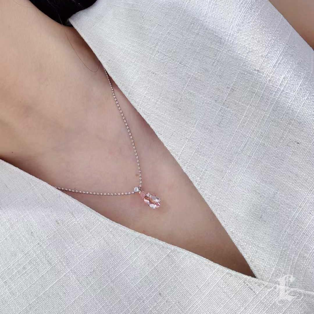 Taglio a goccia Firma Petite】 Ciondolo in platino con Morganite e Acquamarina a goccia rossa in vendita
