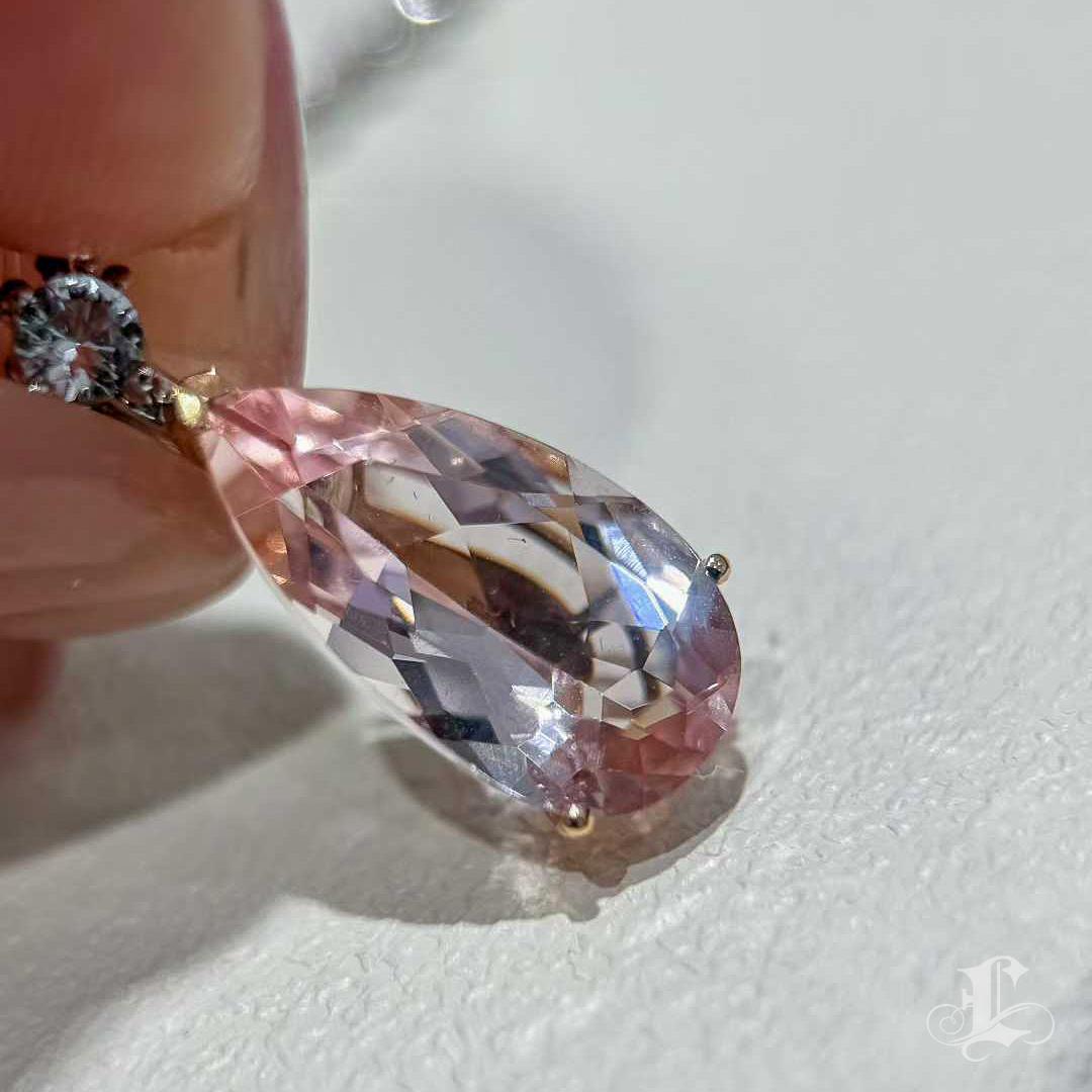 Donna Firma Petite】 Ciondolo in platino con Morganite e Acquamarina a goccia rossa in vendita