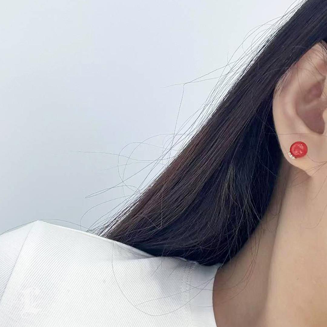 Non taillé 【Petite Signature】Classic Sardinian Red Coral & Diamond Stud Earrings en vente