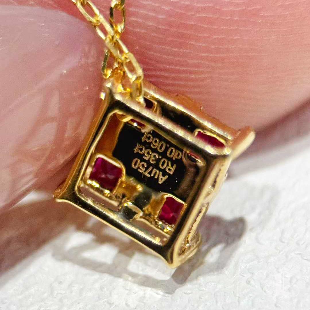 Collana con ciondolo a forma di croce cremisi con rubino e diamante in vendita 3