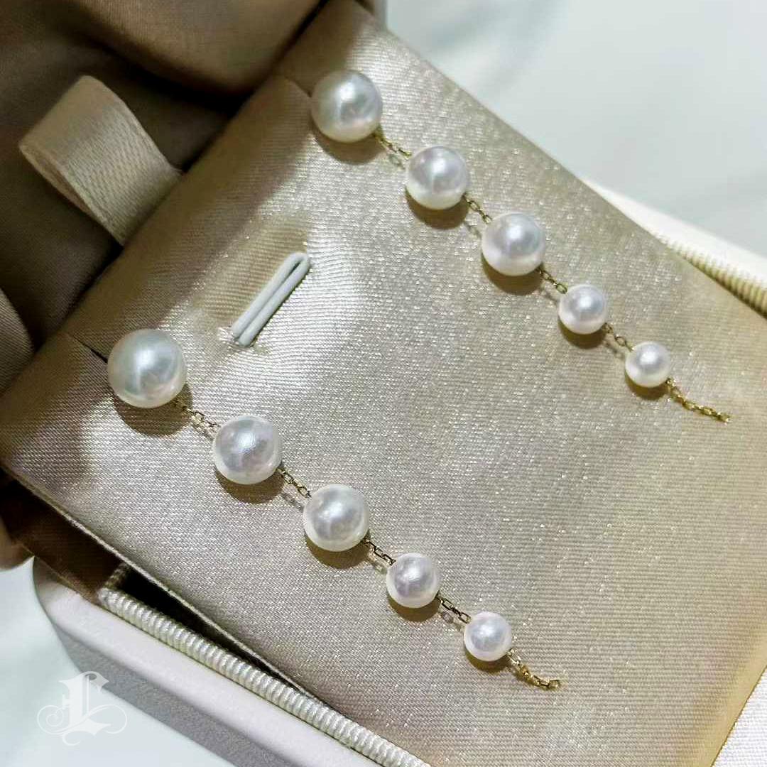 【Petite Signature】Dewline Aurora Akoya Pearl Drop Earrings in 18K Gold Pour femmes en vente
