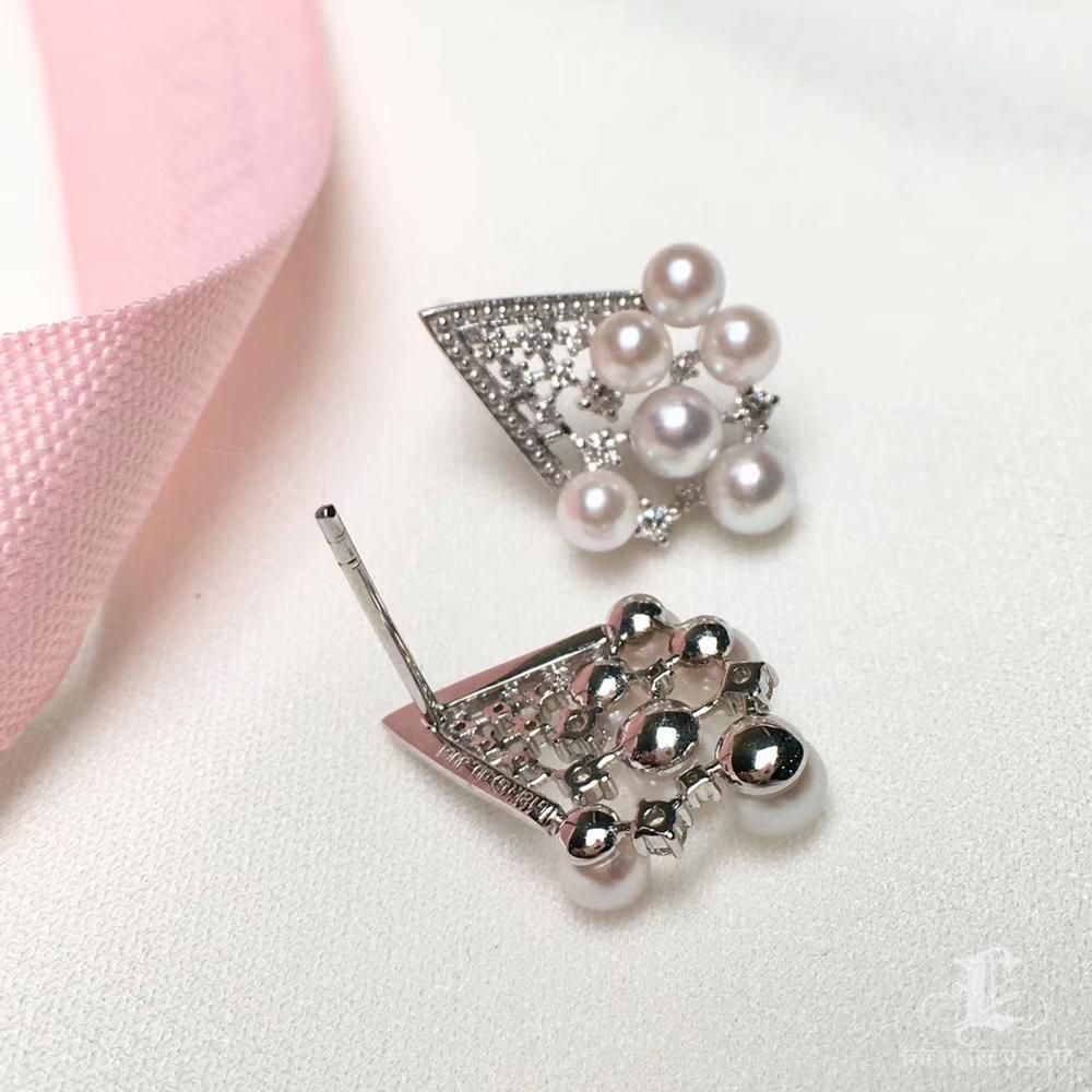 【Petite Signature】Orecchini geometrici con diamanti e perle Akoya in oro bianco 18 carati in vendita 3