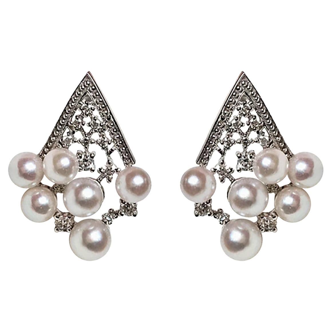 【Petite Signature】Orecchini geometrici con diamanti e perle Akoya in oro bianco 18 carati