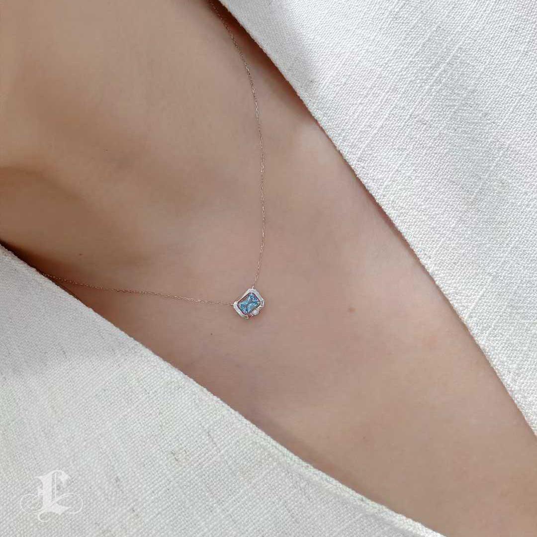 Emerald Cut 【Petite Signature】Glacial Window 0.56ct Santa Maria Aquamarine Necklace For Sale