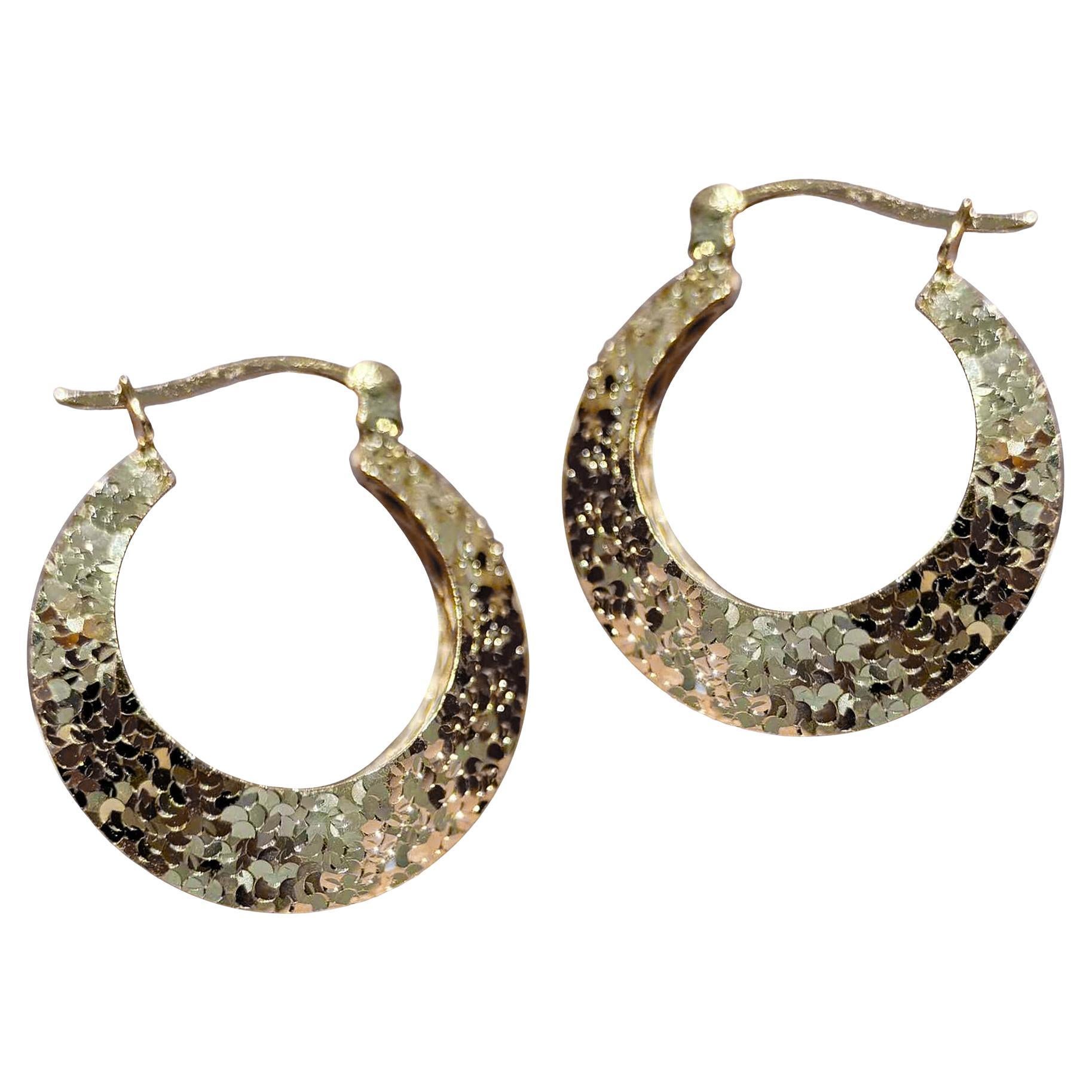 【Petite Signature】Moon Arc Glow Boucle d'oreille à facettes en or 18K en vente