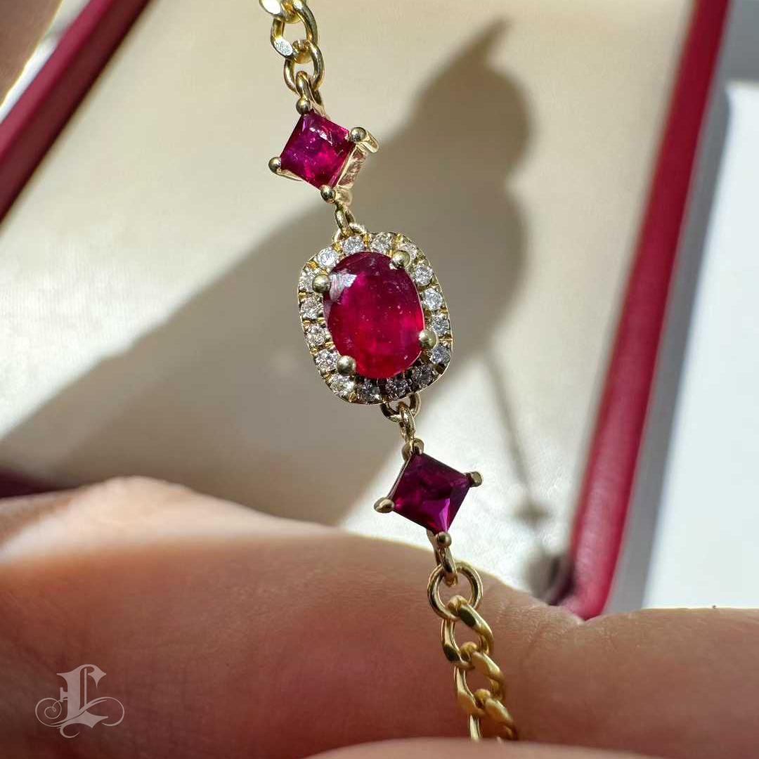 Firma Petite】 Bracciale a raggiera con rubini e diamanti Radiant Grace in vendita 2