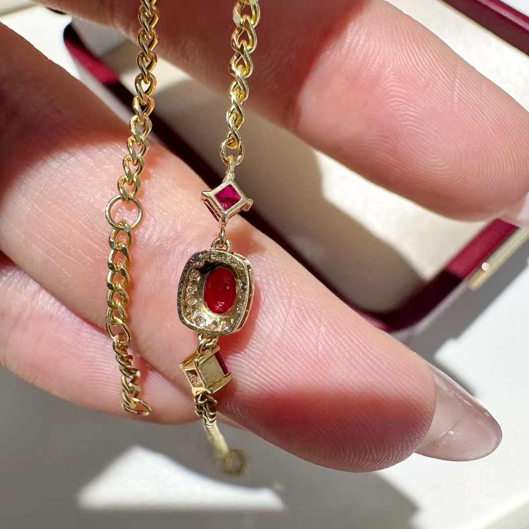 Firma Petite】 Bracciale a raggiera con rubini e diamanti Radiant Grace in vendita 3