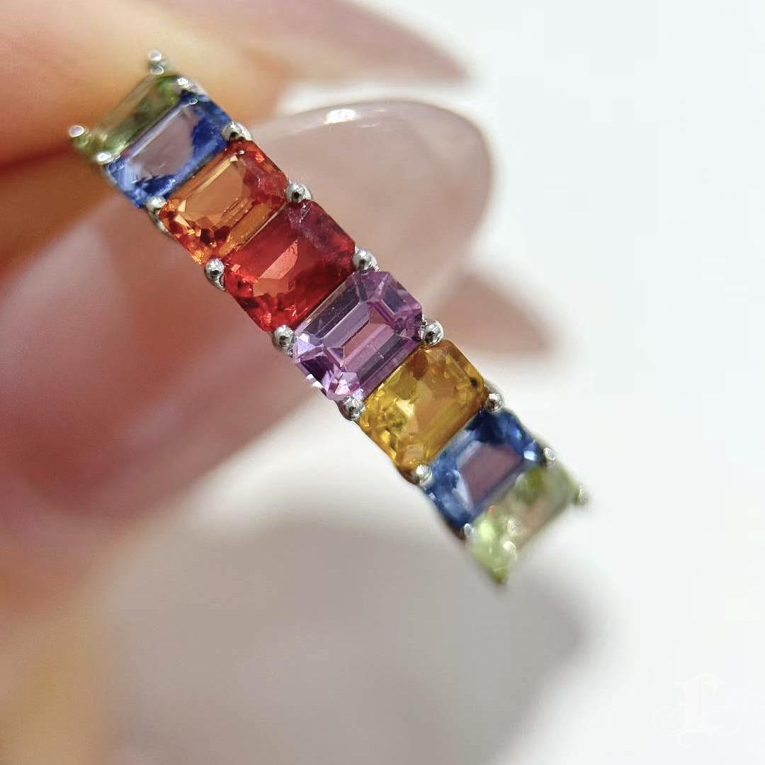 【Petite Signature】Rainbow Luck - Bague saphir multicolore en PT900 Pour femmes en vente