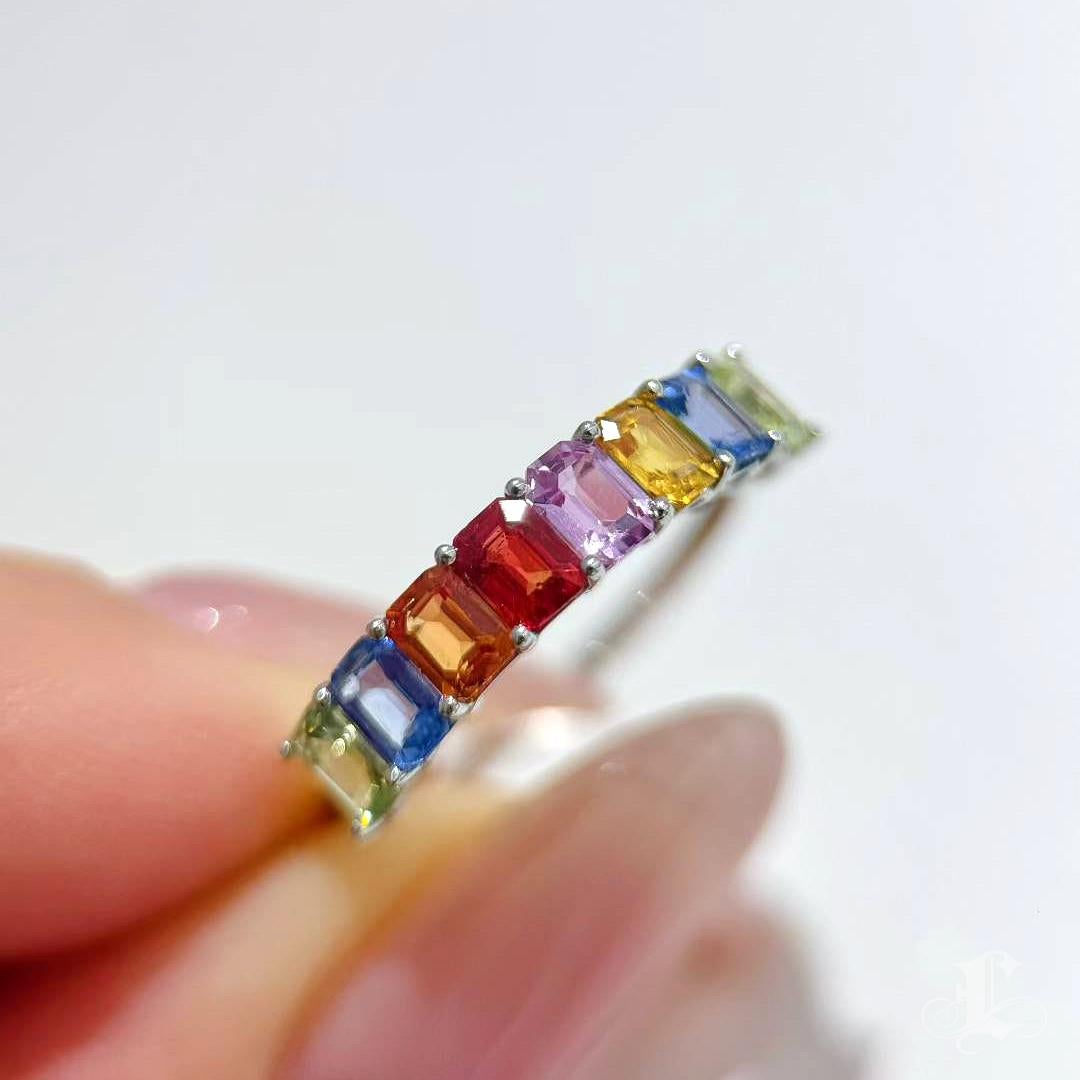 【Petite Signature】Rainbow Luck - Bague saphir multicolore en PT900 en vente 1