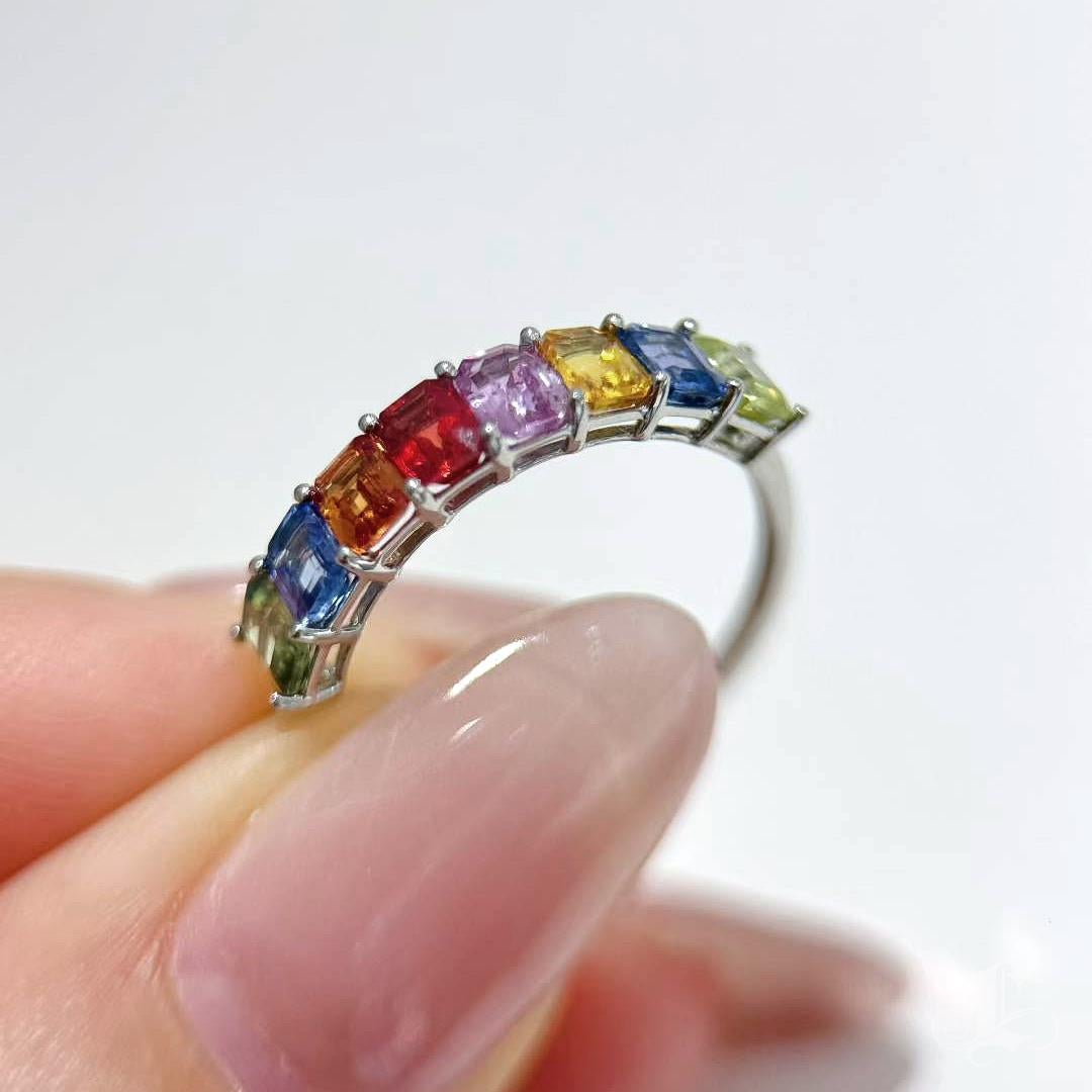 【Petite Signature】Rainbow Luck - Bague saphir multicolore en PT900 en vente 2