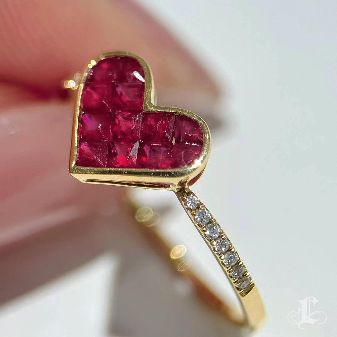 【Petite Signature】Ruby Mosaic Heart Ring For Sale 1