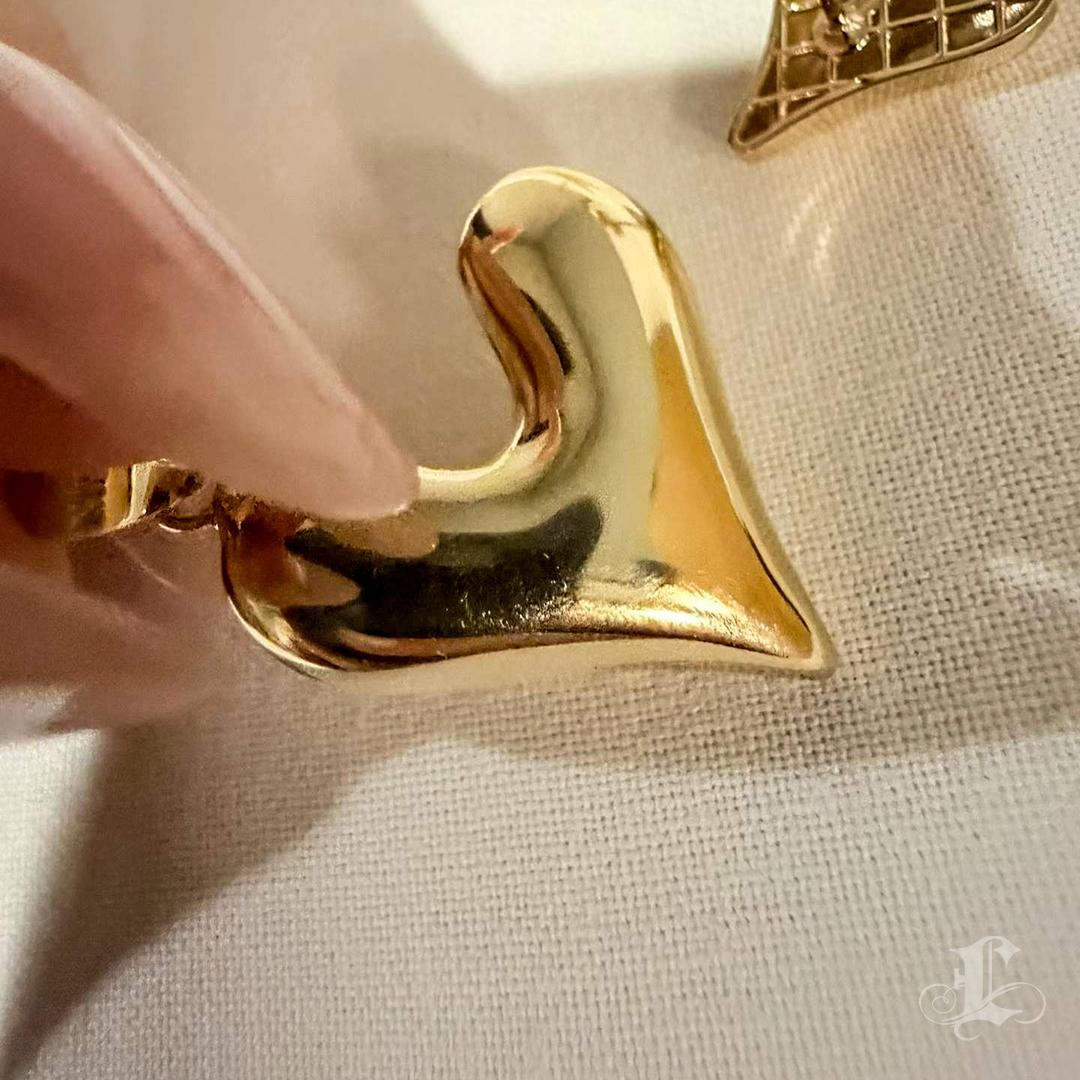 【Petite Signature】talian 18K Gold “Fluid Heart” Earrings & Pendant Set For Sale 6