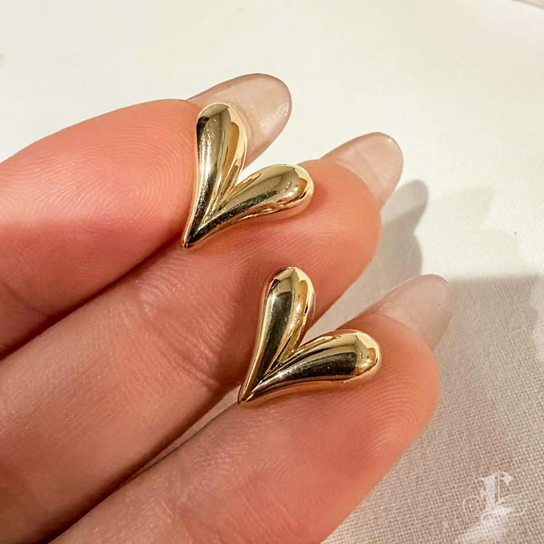 【Petite Signature】talian 18K Gold “Fluid Heart” Earrings & Pendant Set For Sale 3