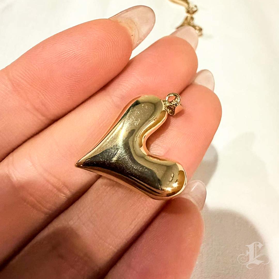 【Petite Signature】talian 18K Gold “Fluid Heart” Earrings & Pendant Set For Sale 5