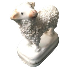 Petite Sized Staffordshire Standing Miniature Lamm um 1860