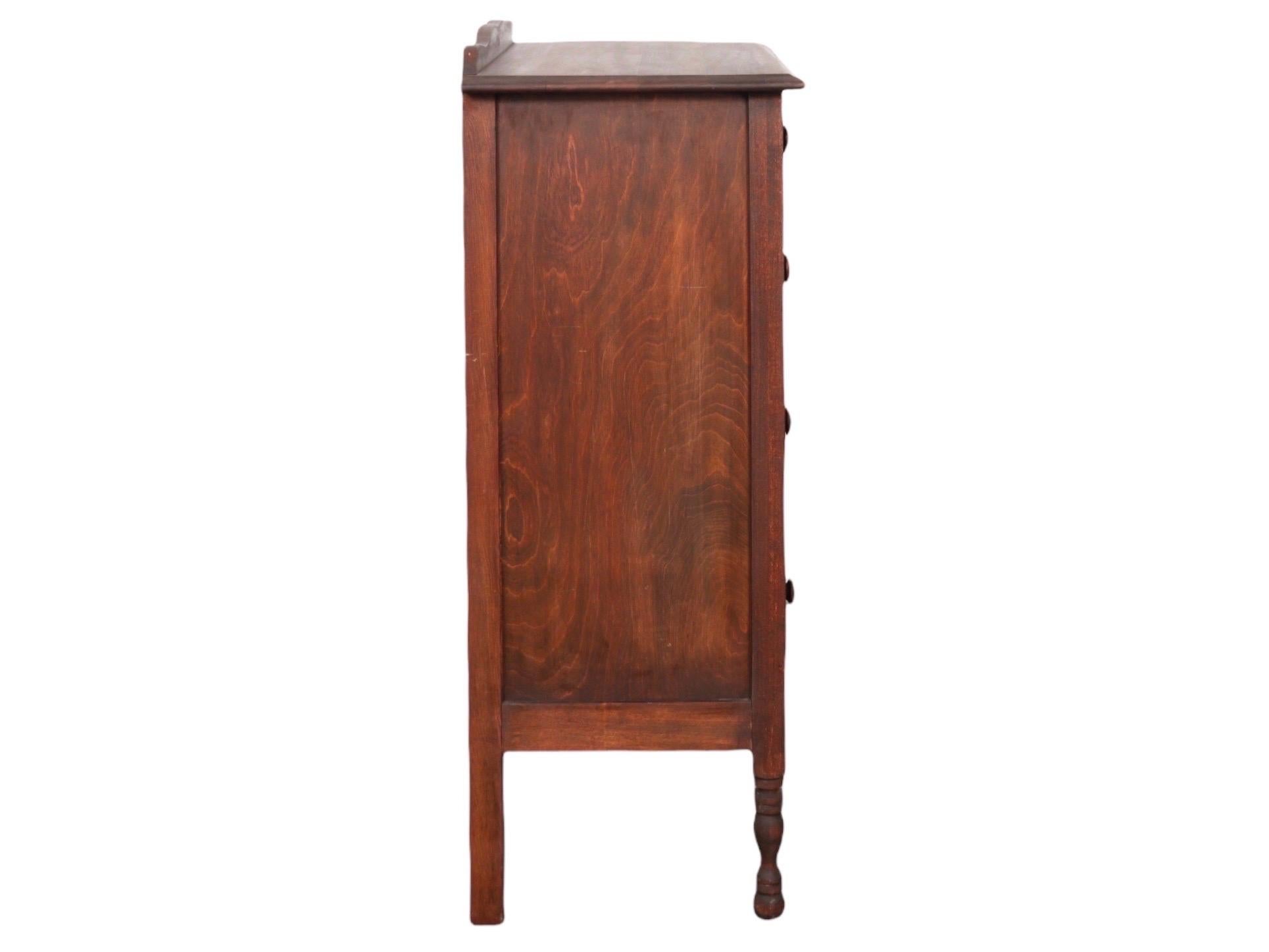 standing chest of drawers