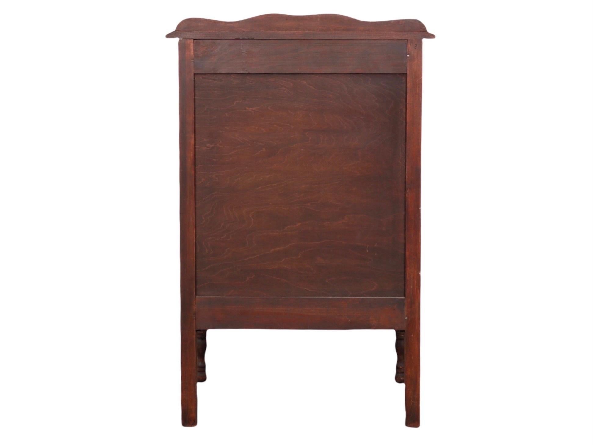 American Petite Standing Chest of Drawers