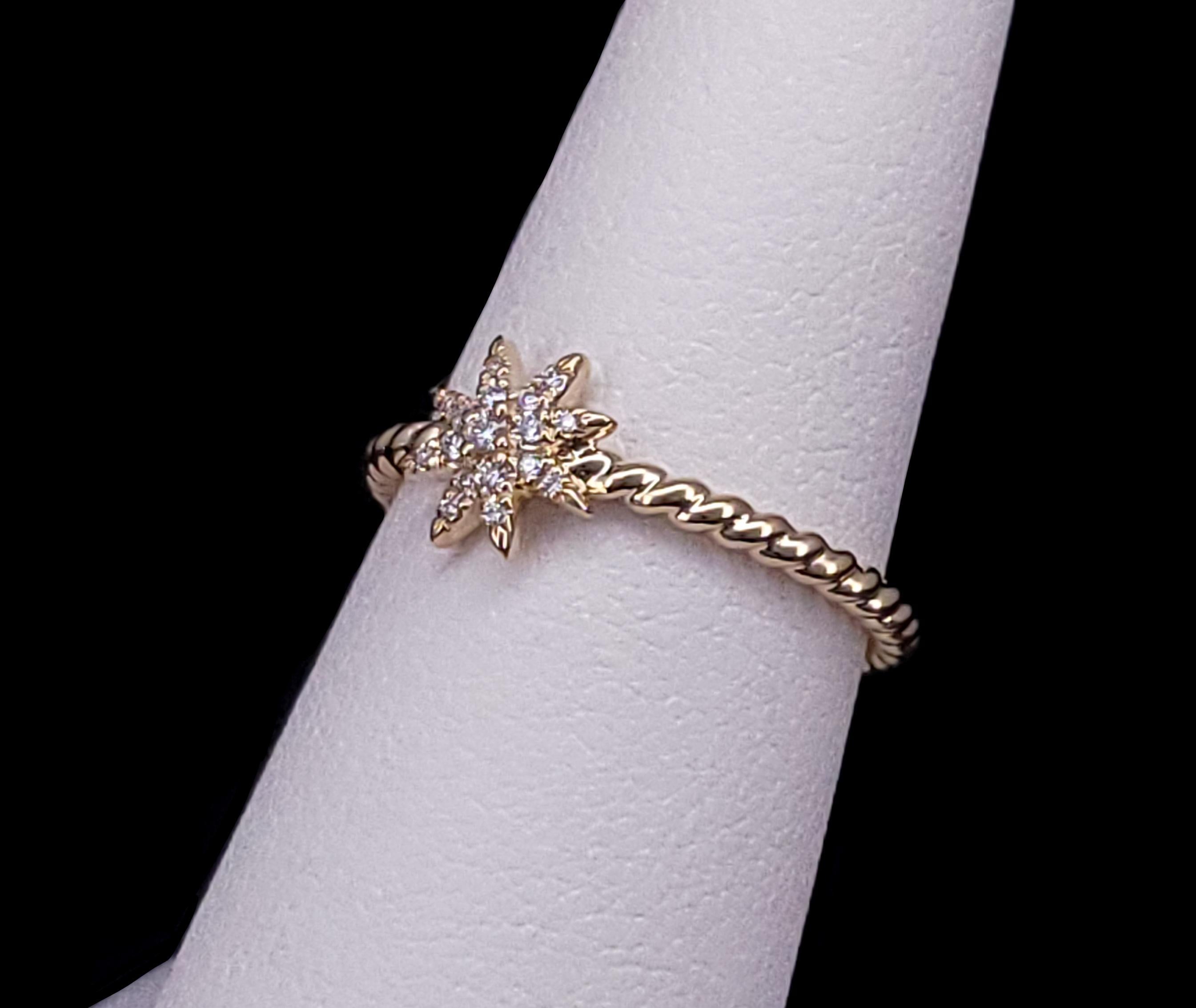 Petite Starburst Station Ring 18K Yellow Gold with Diamonds In New Condition For Sale In New York, NY