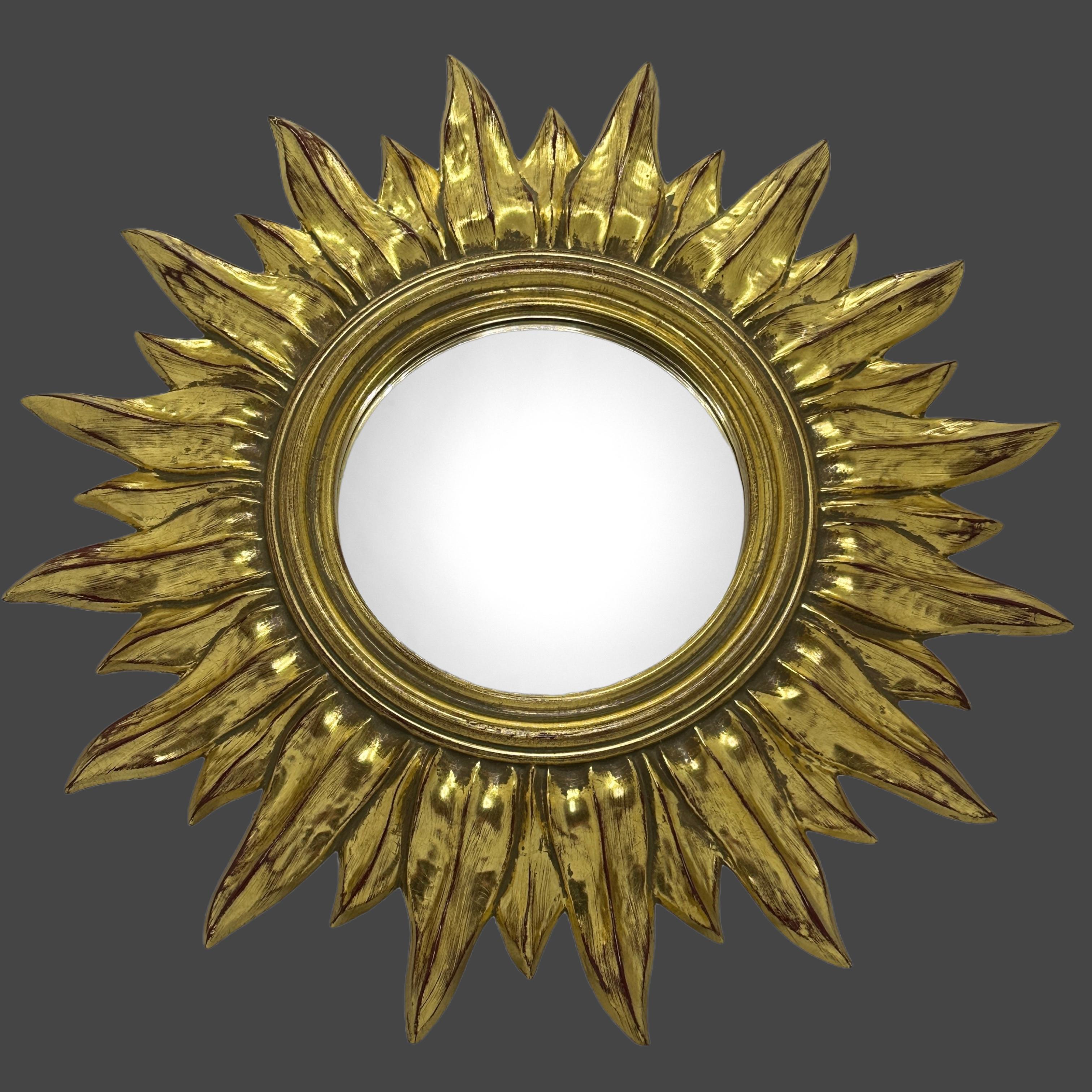 Petit miroir en résine dorée en forme d'étoile de soleil, Belgique, vers 1970 en vente 6