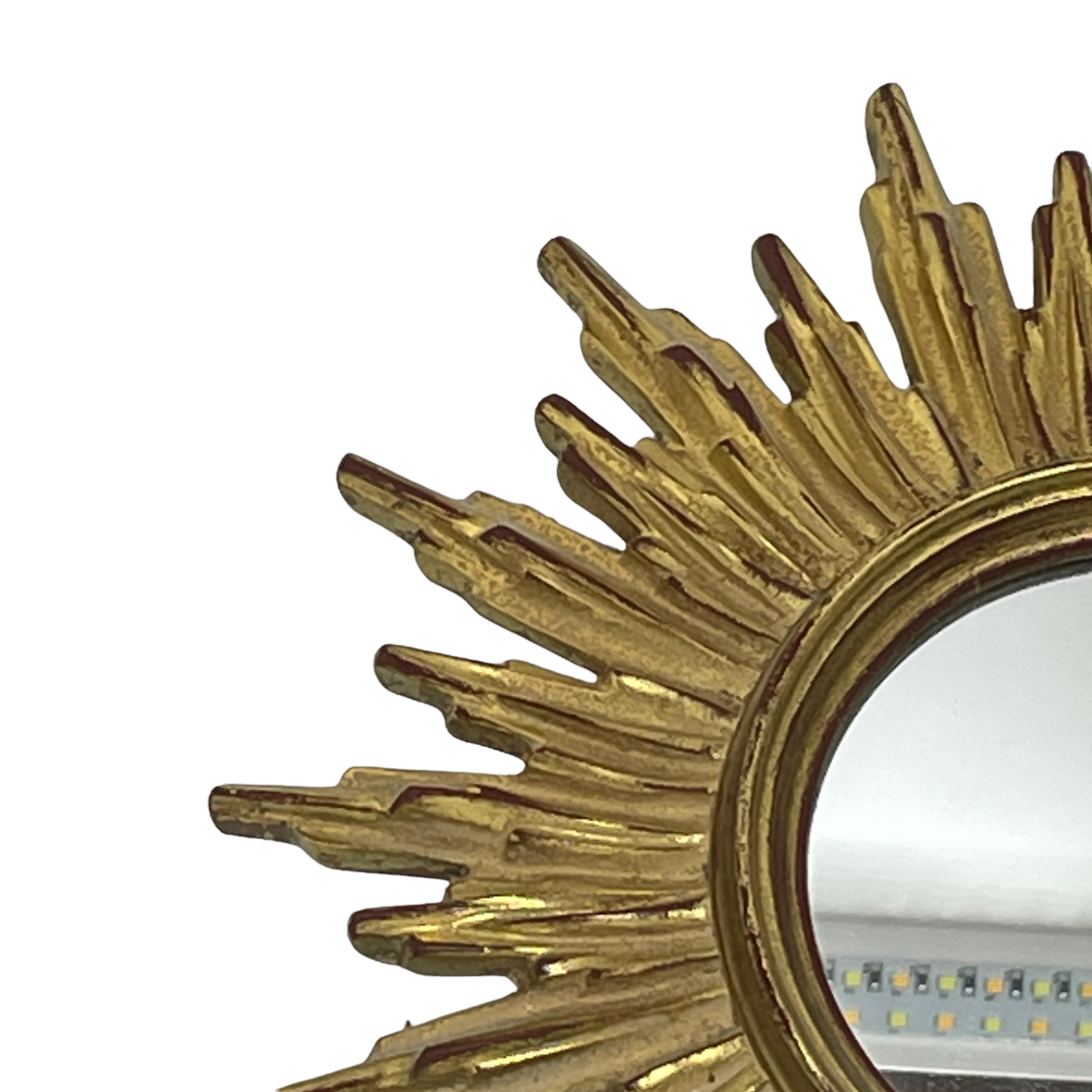 Petite Starburst Sunburst Gilded Resin Mirror, Belgium, circa 1970s In Good Condition In Nuernberg, DE