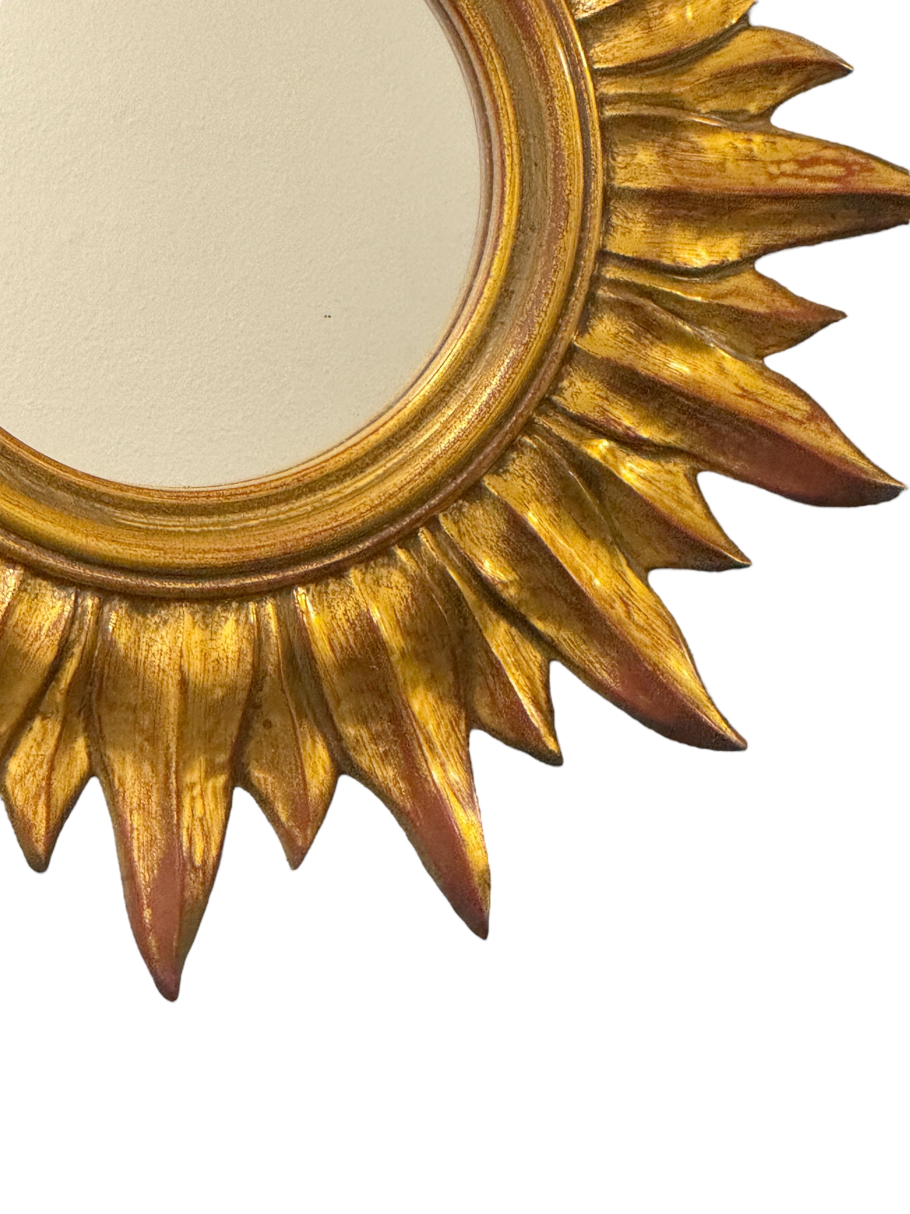 Petite Starburst Sunburst Gilded Resin Mirror, Belgium, circa 1970s In Good Condition For Sale In Nuernberg, DE