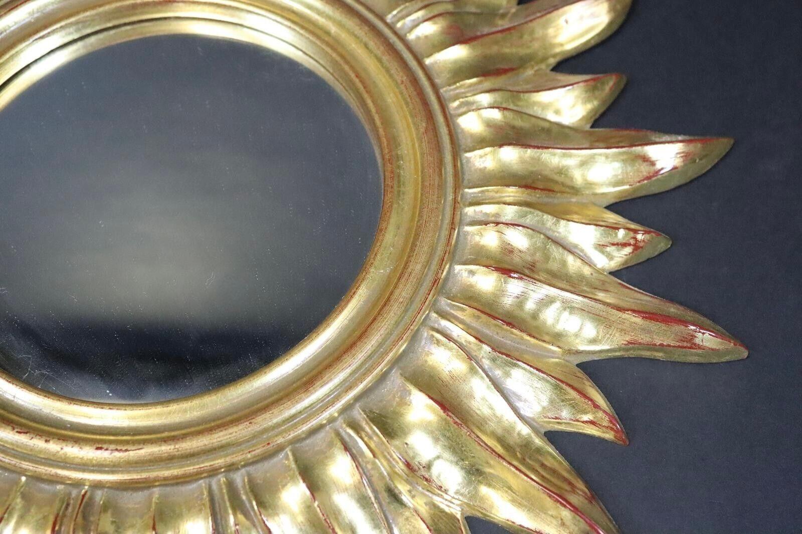 Petit miroir en résine dorée en forme d'étoile de soleil, Belgique, vers 1970 en vente 1
