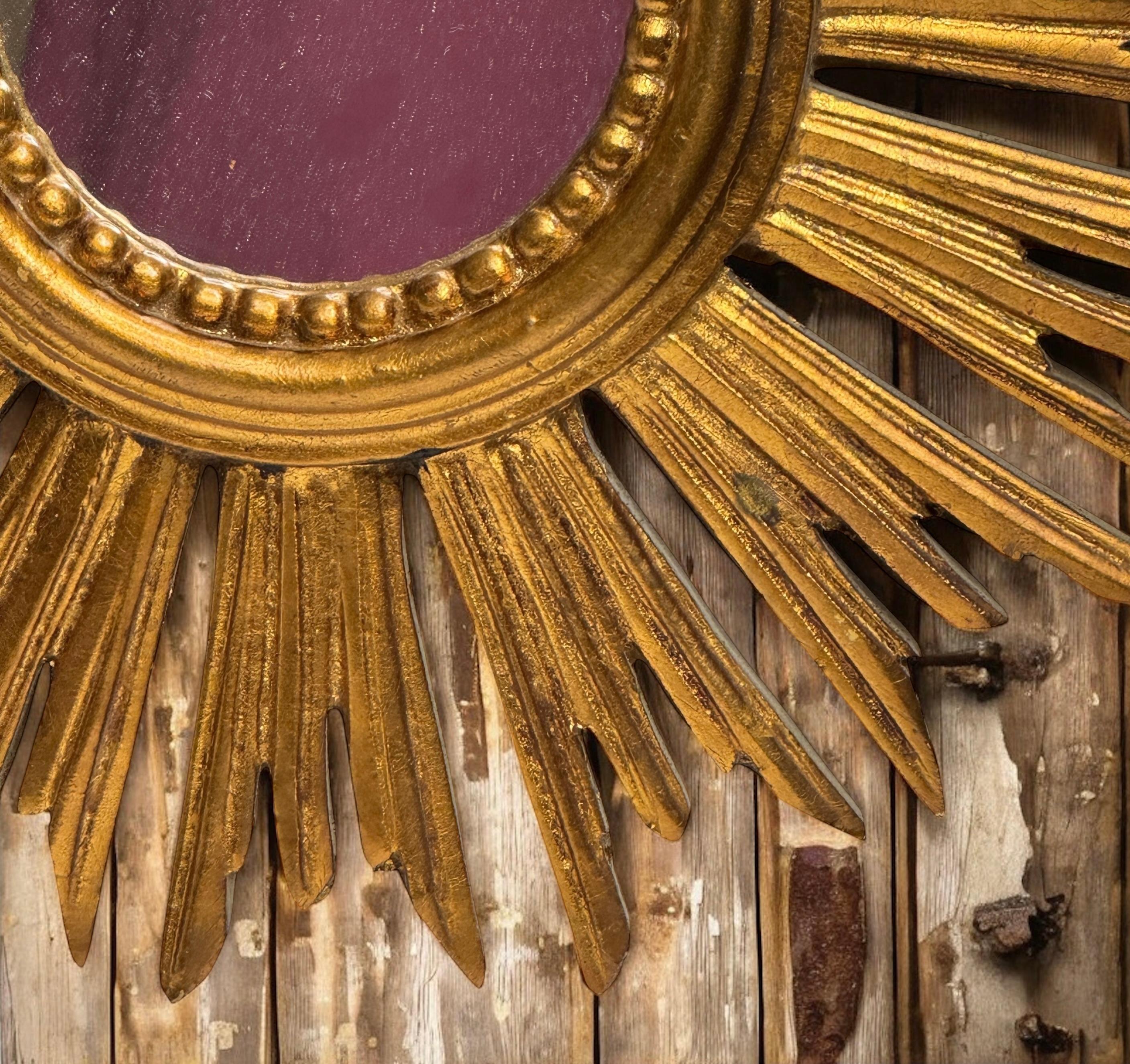 Petite Starburst Sunburst Gilded Wood Mirror, Germany circa 1950s In Good Condition For Sale In Nuernberg, DE