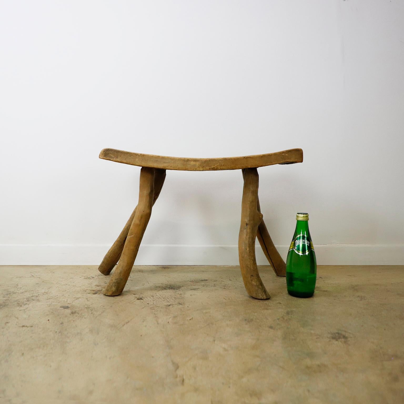 Petite Hocker Made in Solid Wood (Mexikanisch) im Angebot