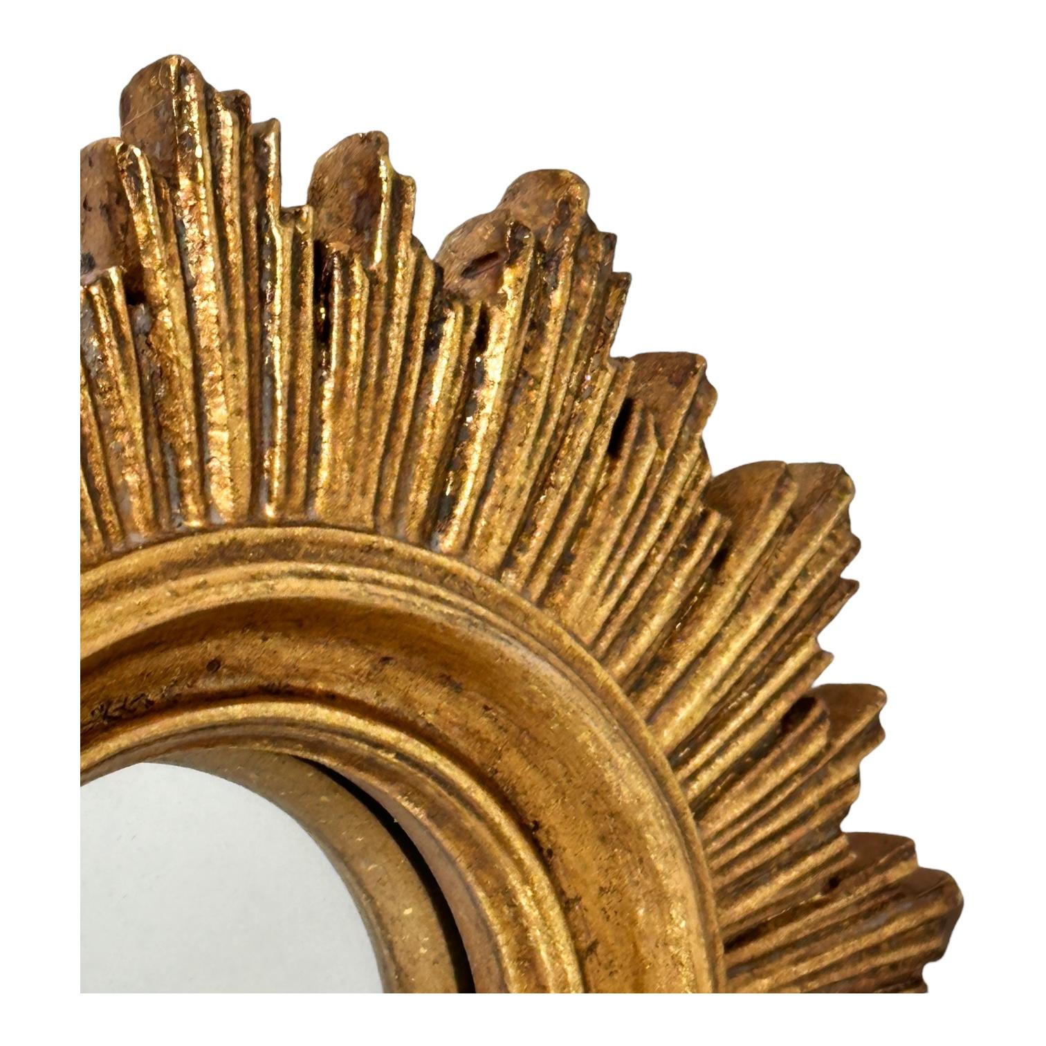 Miroir Petite composition de miroir convexe en étoile, Belgique, vers les années 1980. en vente