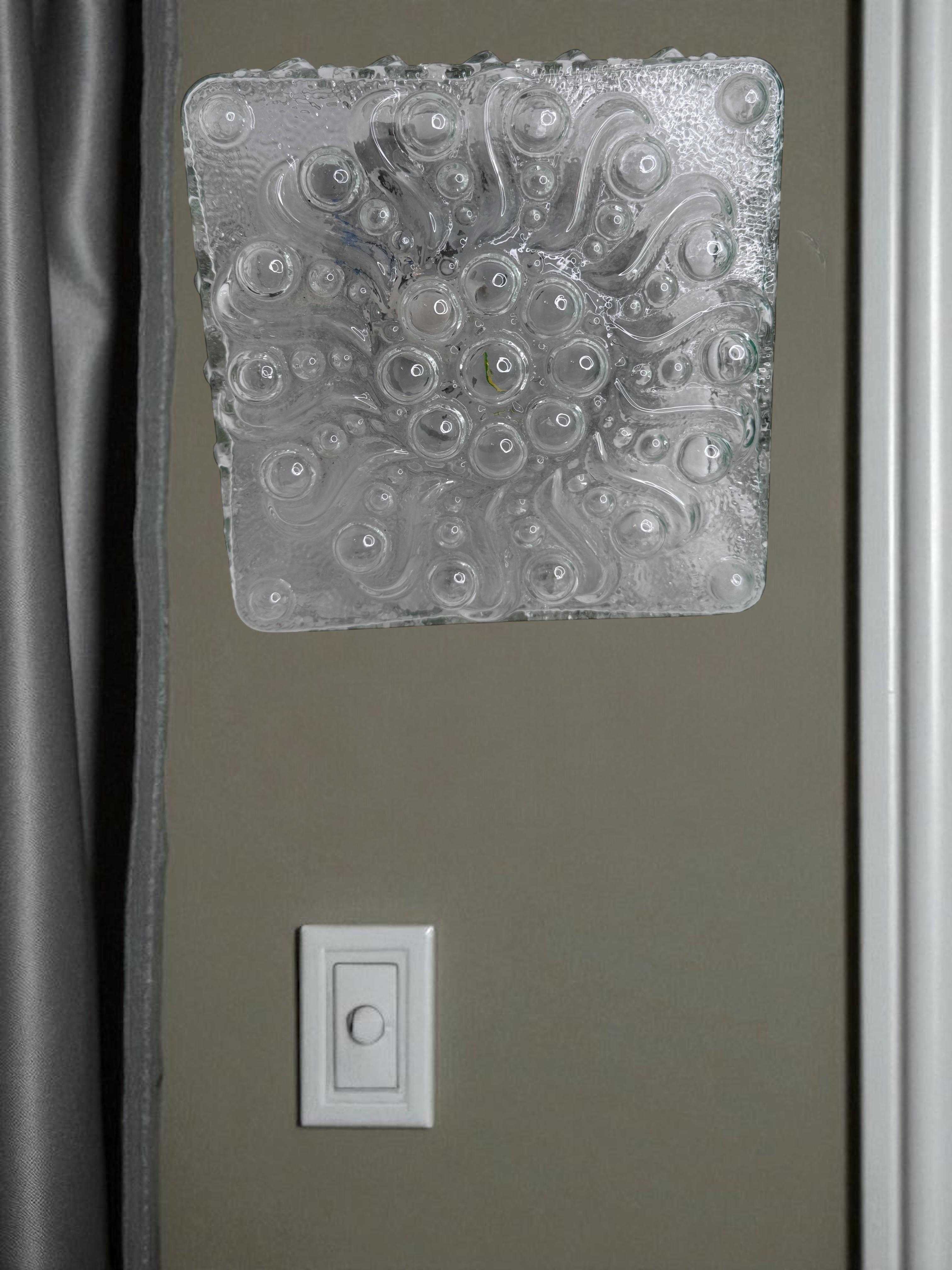 Petite Sunflower Pattern Flush Mount Ceiling Light, 1970er Jahre im Angebot 2
