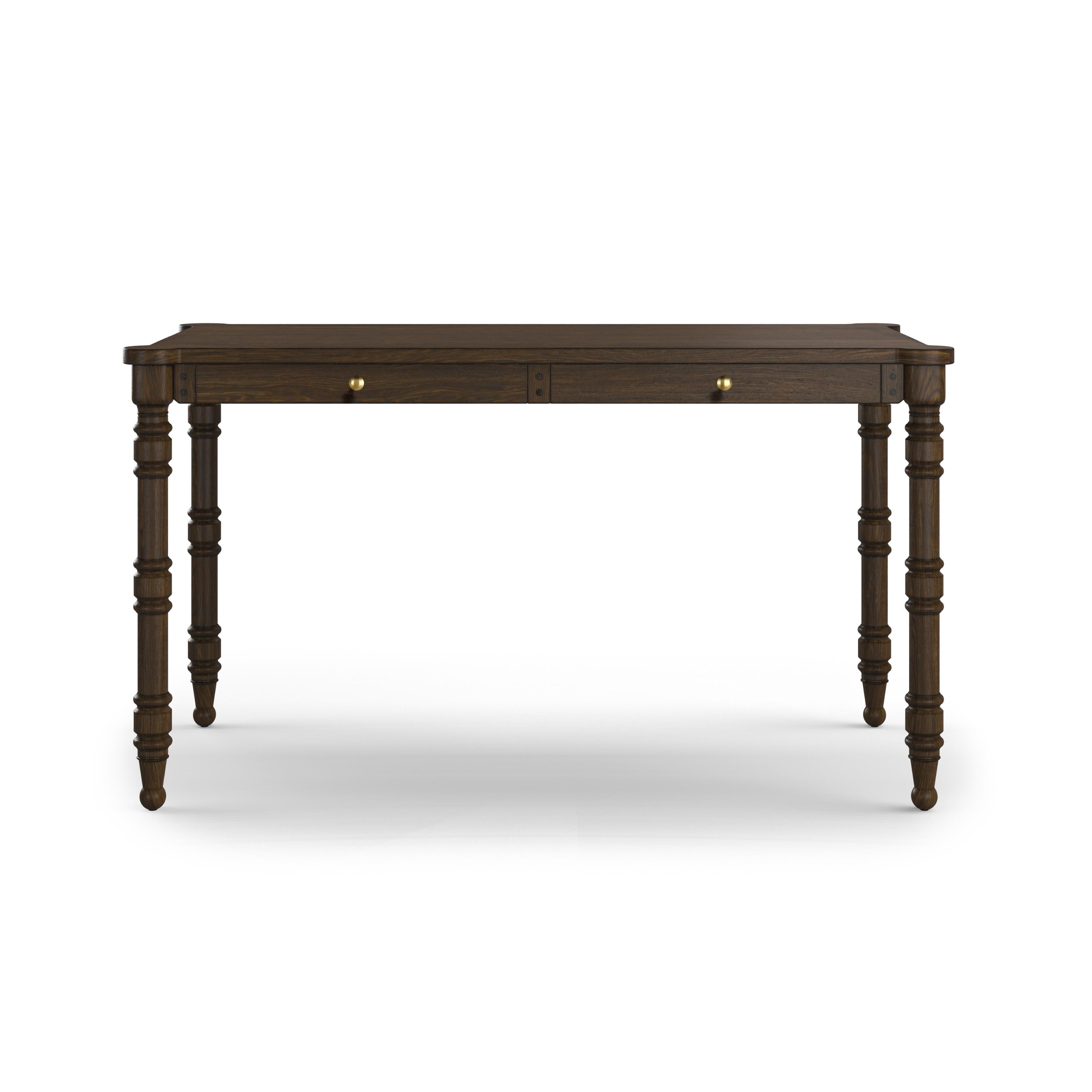 L'ultima novità della nostra Sunset Collection: uno scrittoio dal sapore vintage. Presenta un piano in legno massiccio abbinato a gambe tornite e due cassetti a matita. 

Dimensioni: 
Petite - 48 