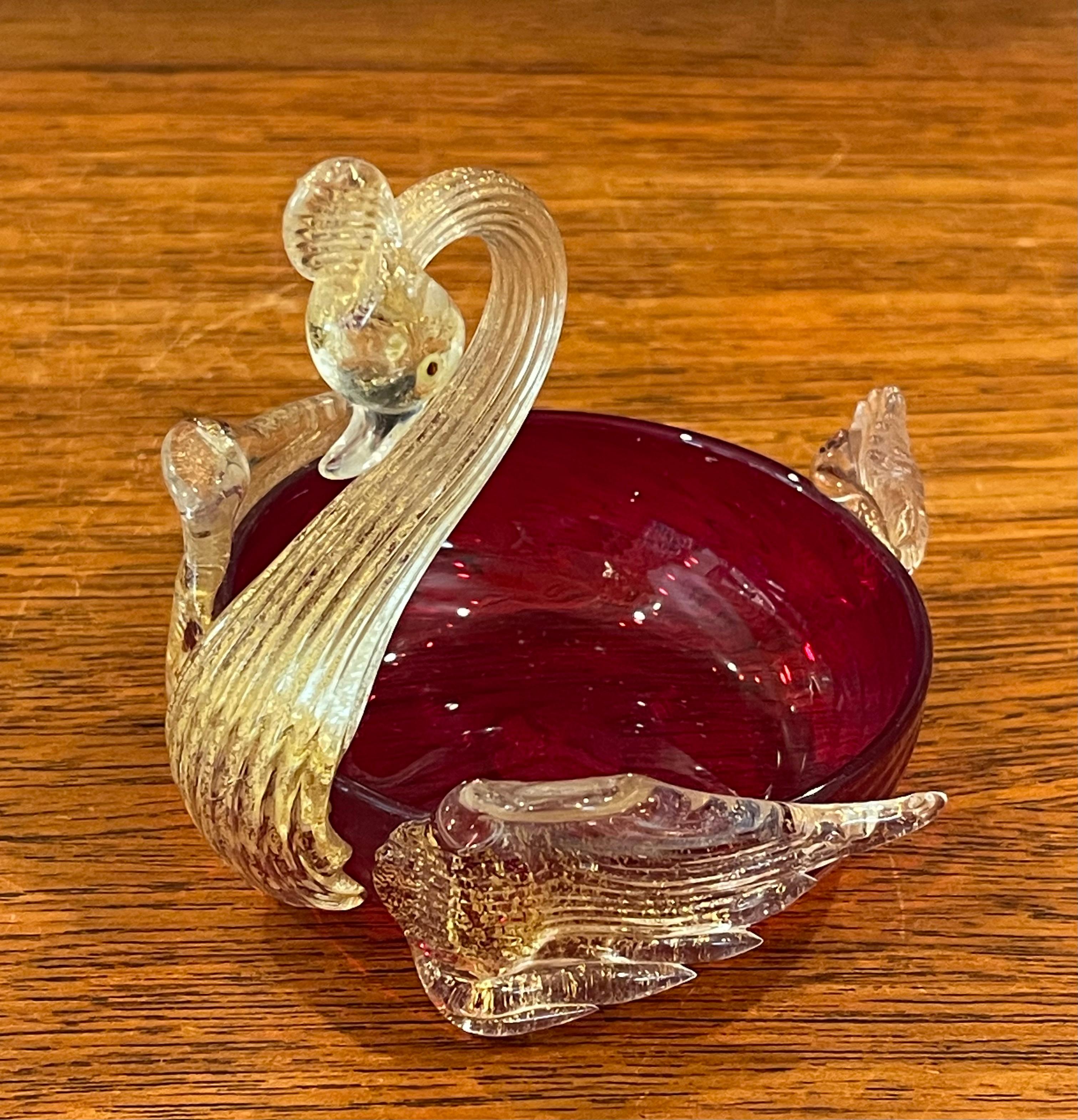 Petite Swan Art Glass Sculpture by Murano Glass For Sale 2