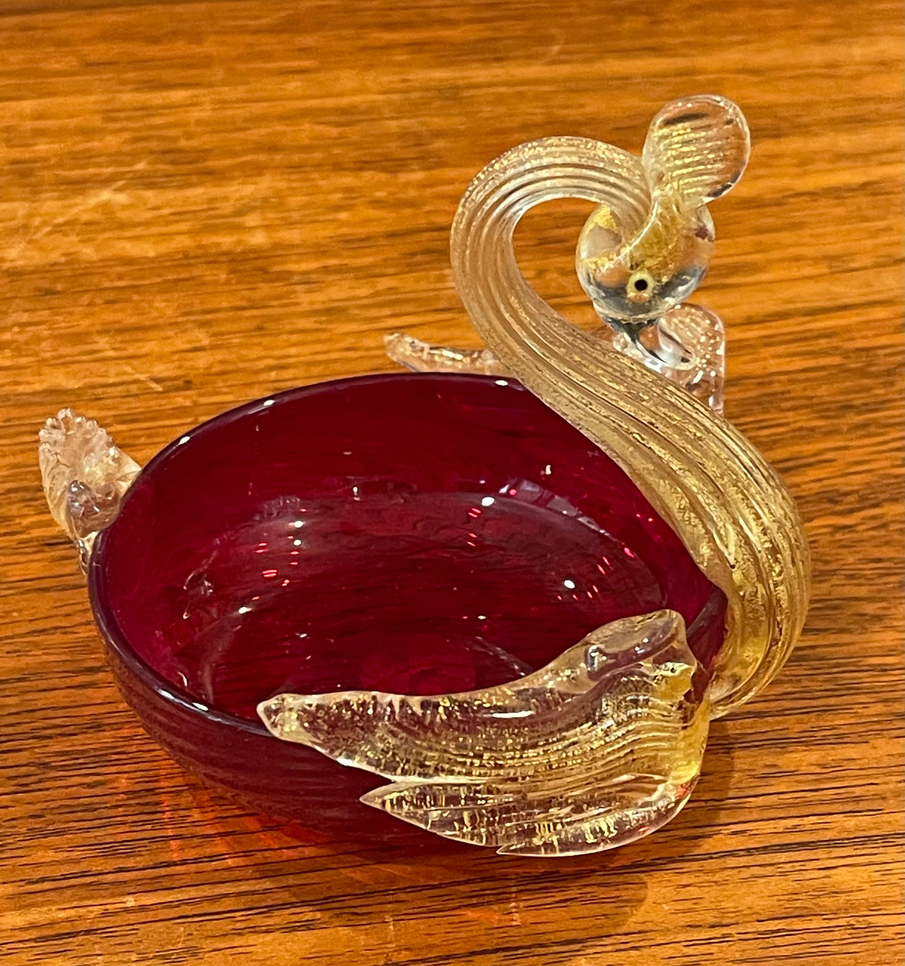Mid-Century Modern Petite Swan Art Glass Sculpture by Murano Glass For Sale