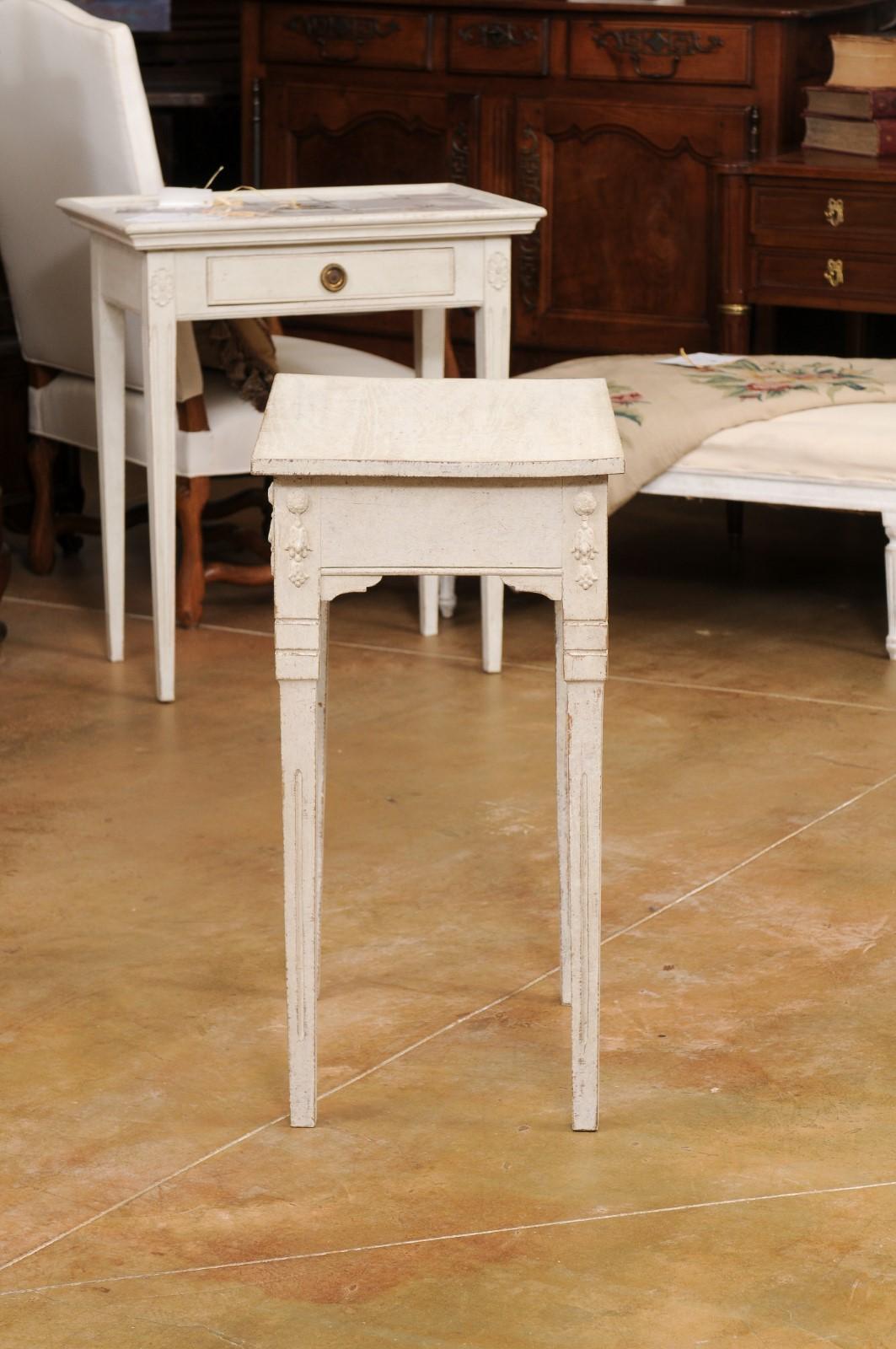 Petite Swedish Late 19th Century Painted Console Table with Carved Campanula In Good Condition In Atlanta, GA