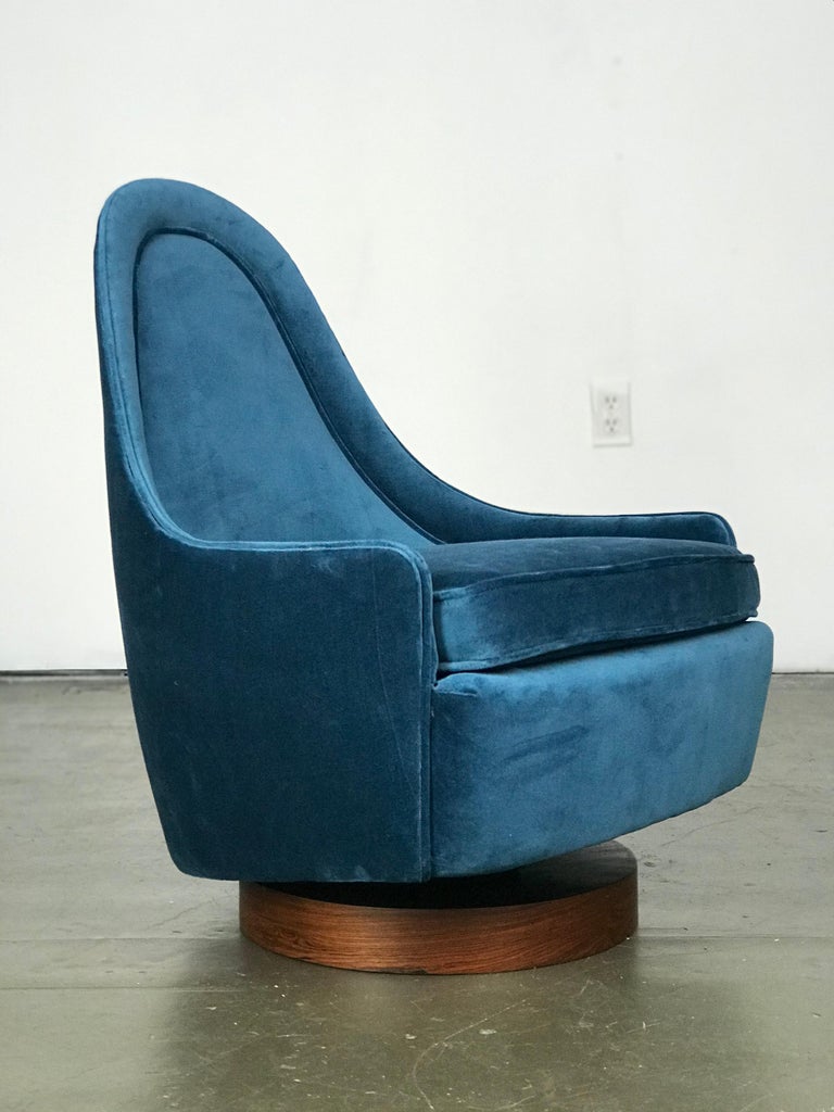 Petite Swivel Rocking Lounge Game Chair by Milo Baughman for Thayer