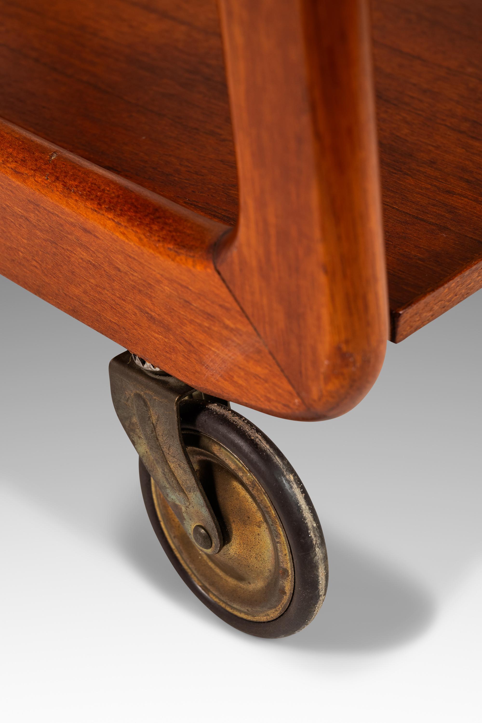 Carrello da tè / Carrello da bar in teak massiccio di Sika Møbler, Danimarca, anni '60 circa in vendita 10