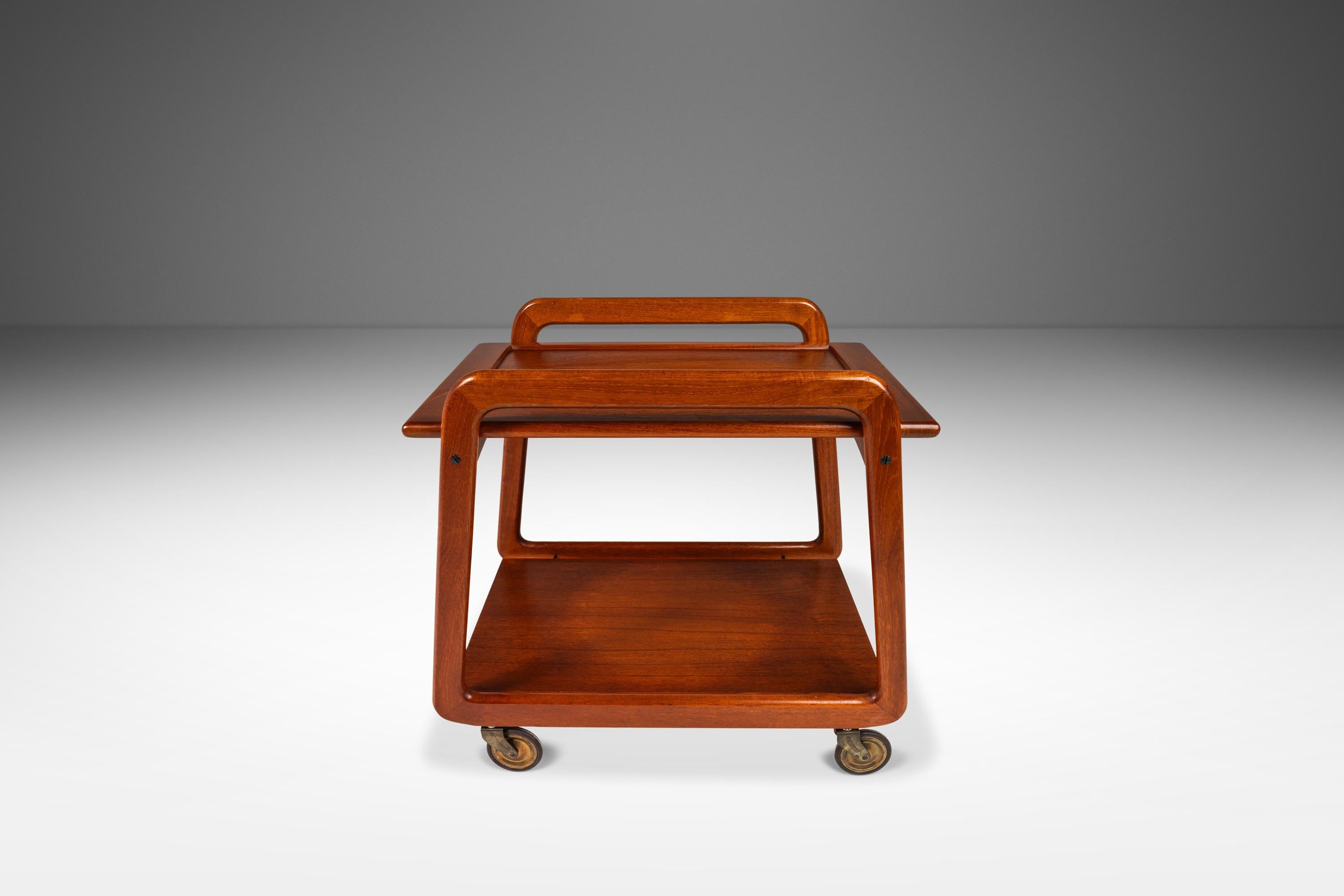 Danese Carrello da tè / Carrello da bar in teak massiccio di Sika Møbler, Danimarca, anni '60 circa in vendita