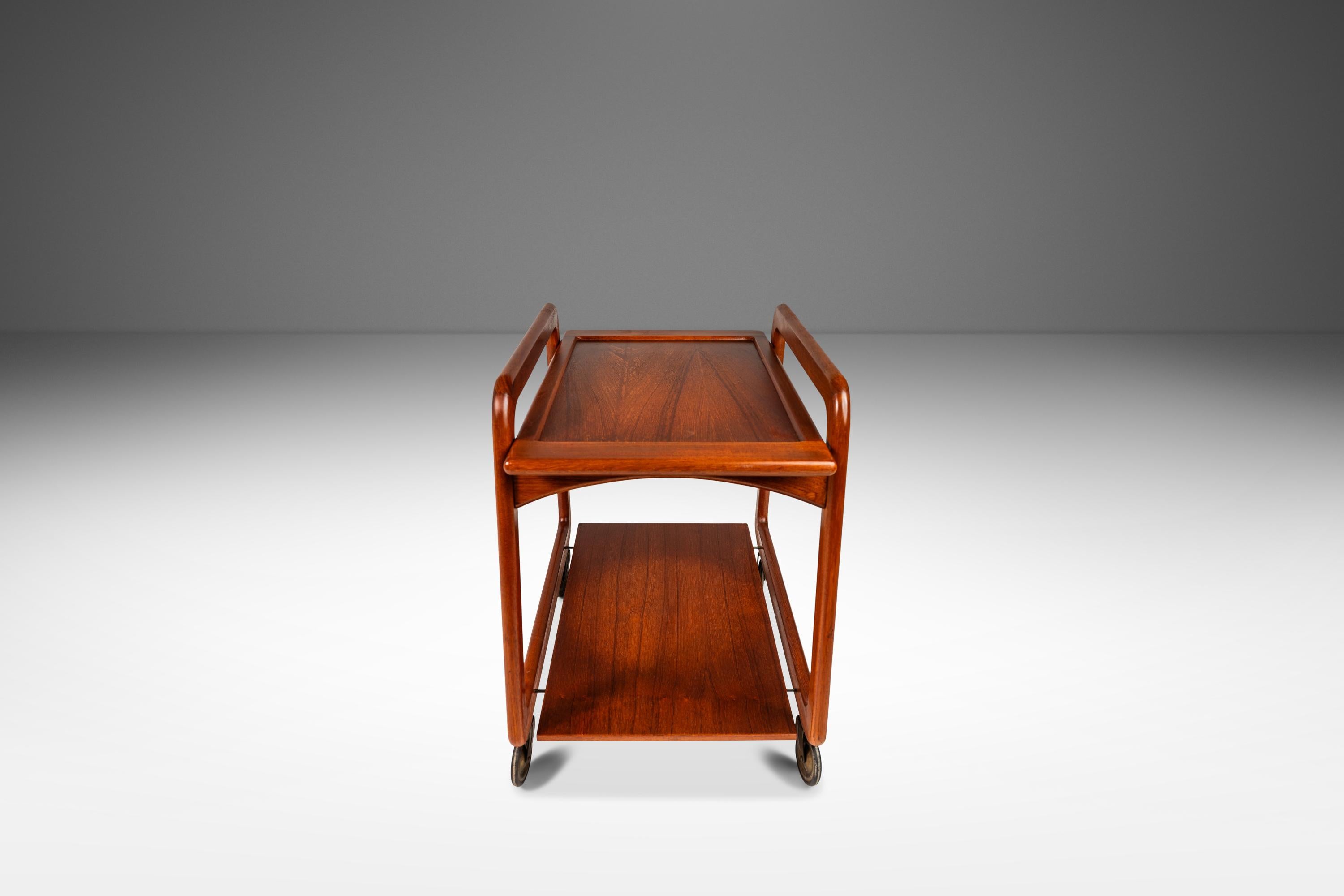 Carrello da tè / Carrello da bar in teak massiccio di Sika Møbler, Danimarca, anni '60 circa in vendita 1