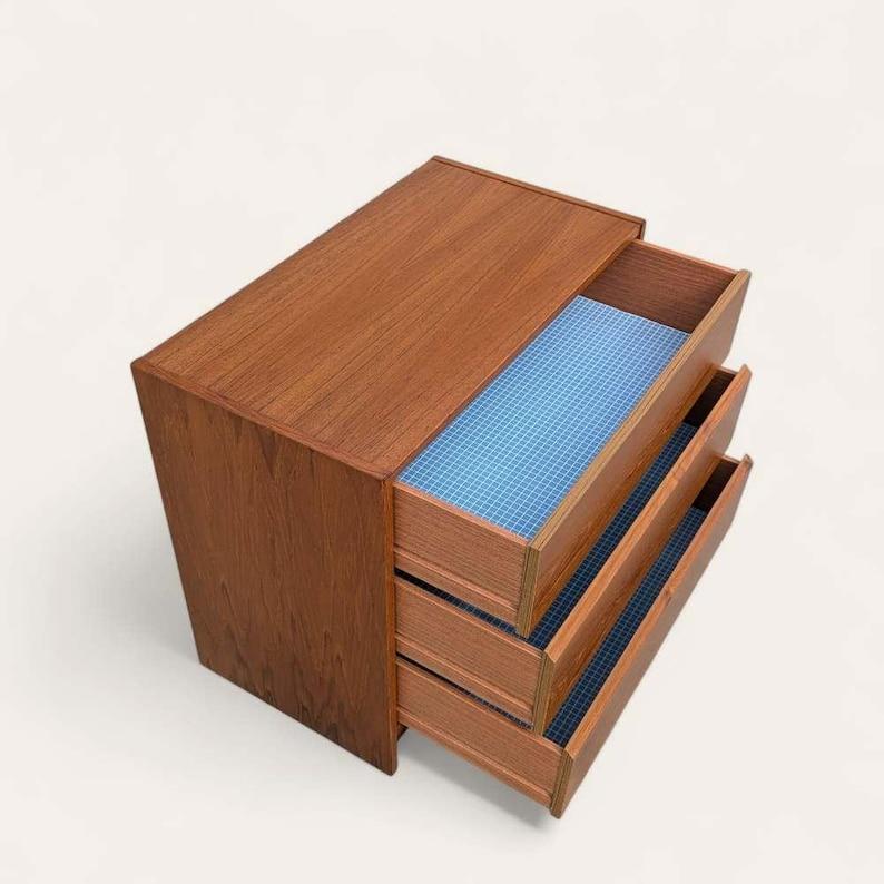 Mid-Century Modern Petite Teak Dresser, Three Drawers, Nightstand, Mid Century, MCM, Danish Modern For Sale