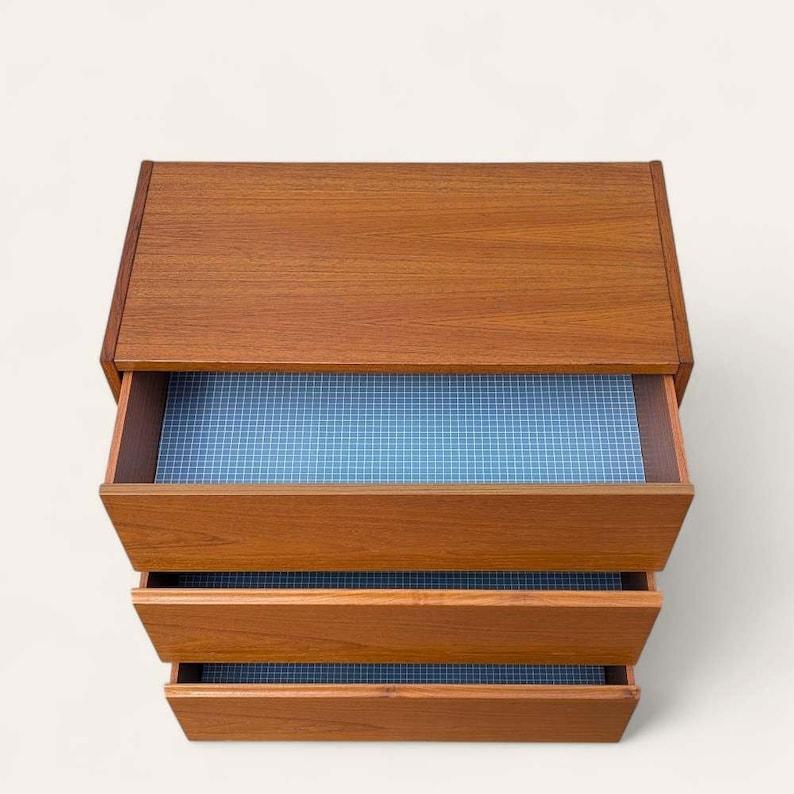 Mid-20th Century Petite Teak Dresser, Three Drawers, Nightstand, Mid Century, MCM, Danish Modern For Sale