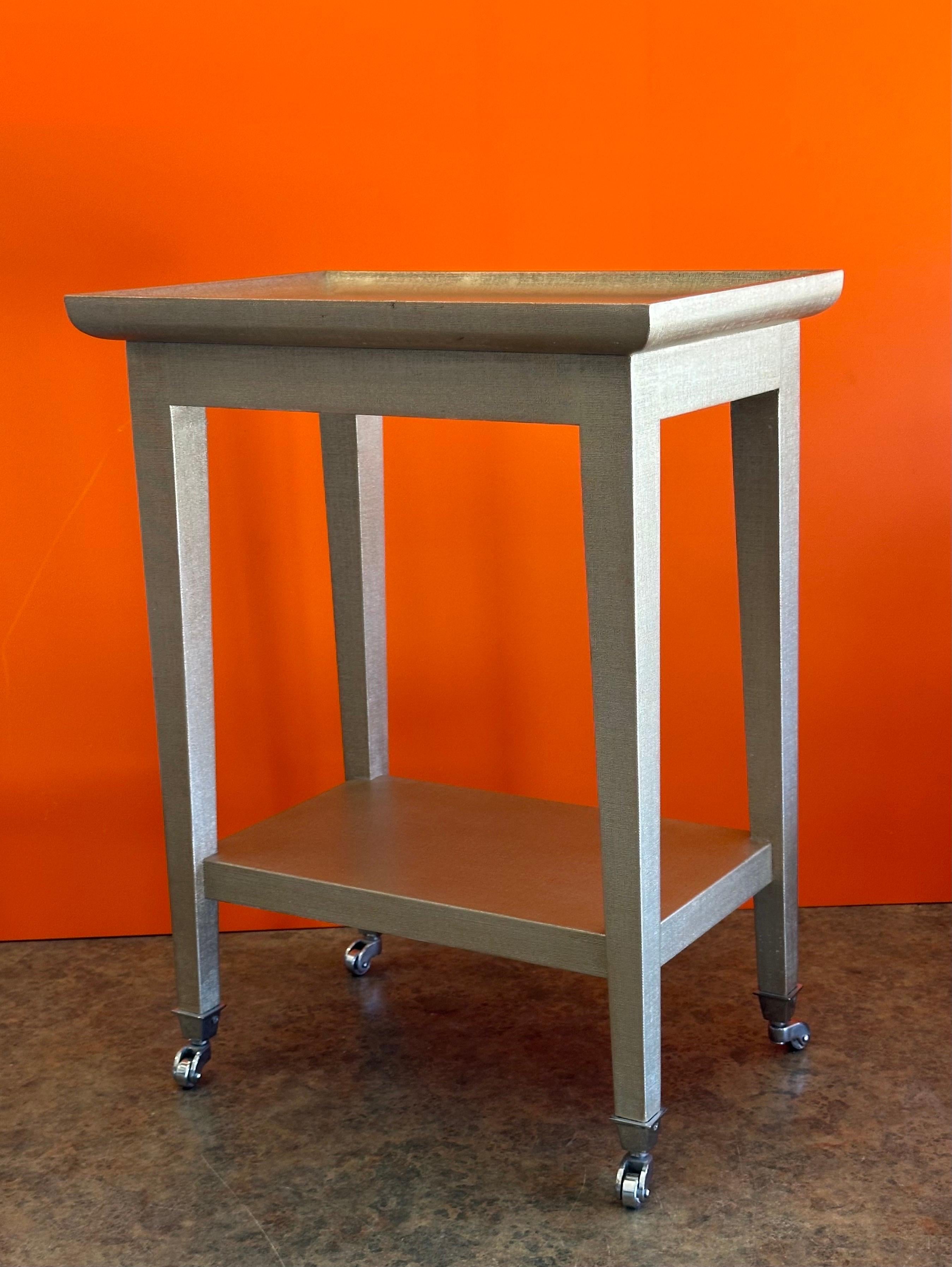 Mesita telefónica de J. Robert Scott al estilo de Karl Springer Chapado en venta