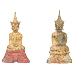 Thailändischer sitzender Buddha aus vergoldeter Bronze des 18. Jahrhunderts mit Dhyana Mudra, pro Stück