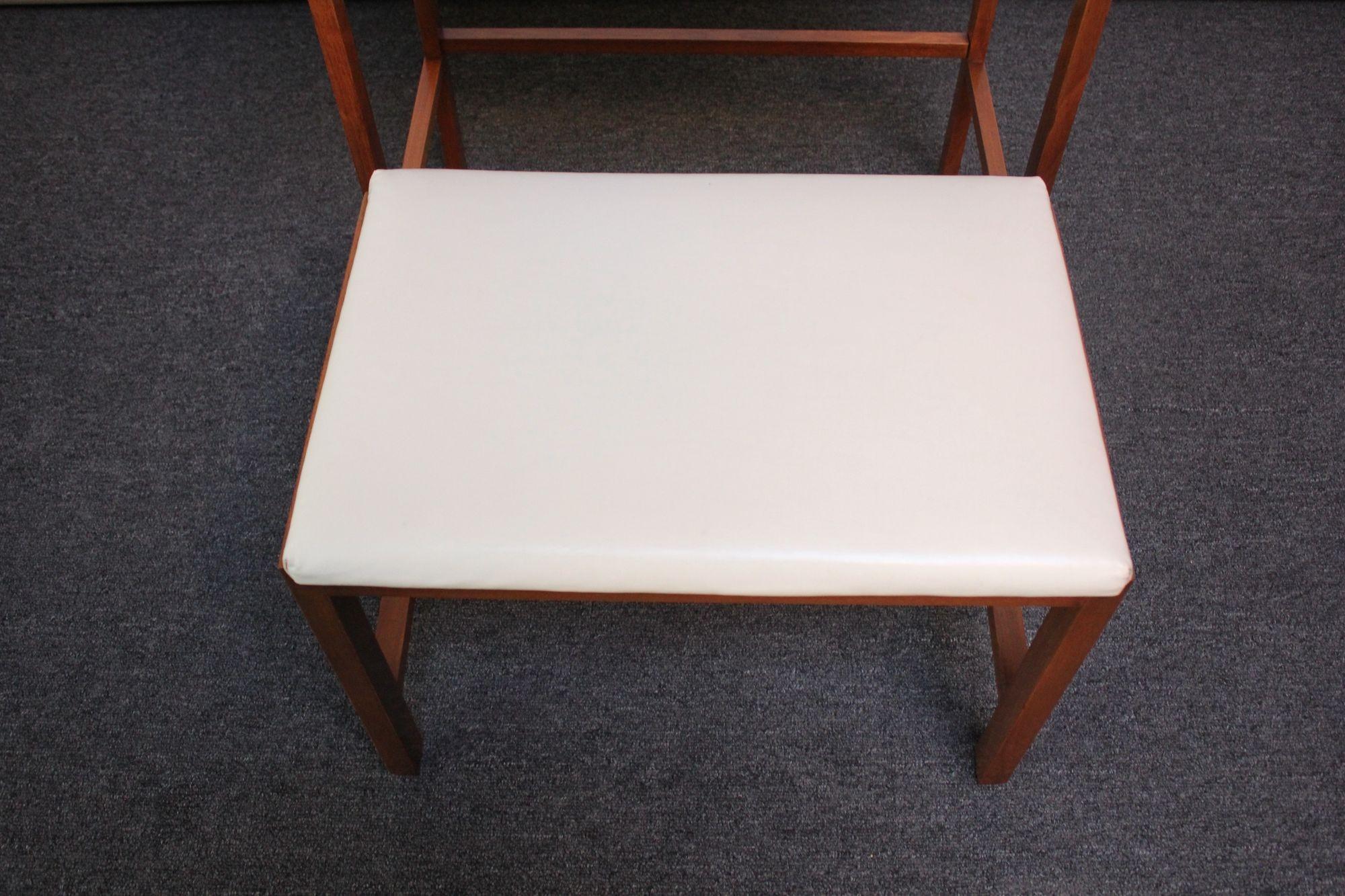 Petite table d'écriture avec tabouret conçue par Edward Wormley pour Dunbar en vente 4
